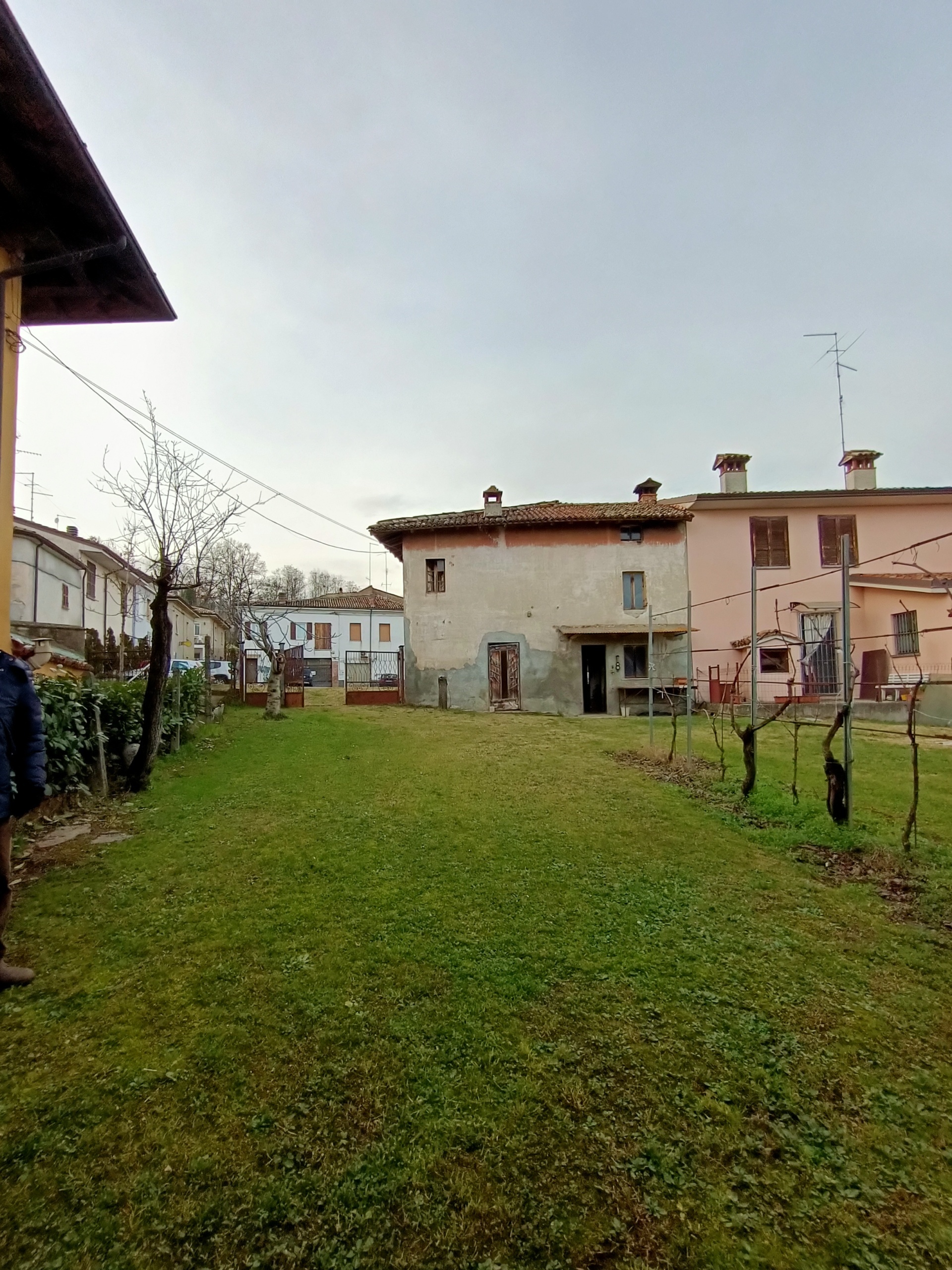 Casa indipendente da ristrutturare in castelnuovo, Borgonovo Val Tidone