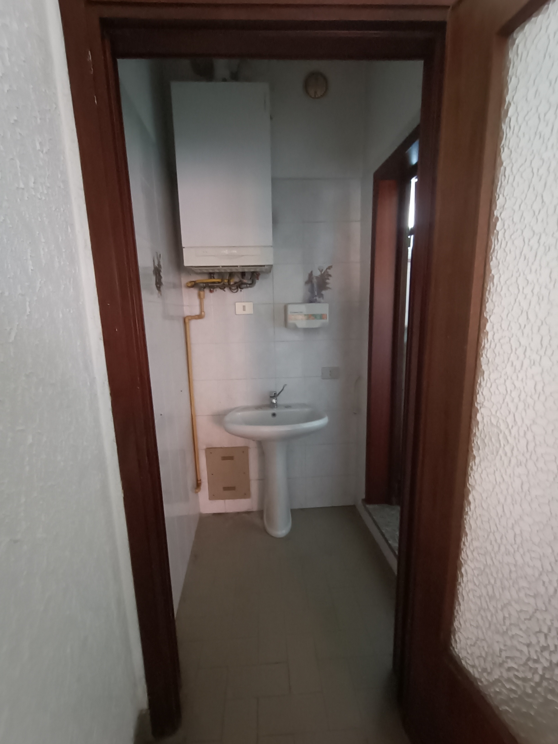 Locale commerciale in vendita in via giovanni capra, Pontenure