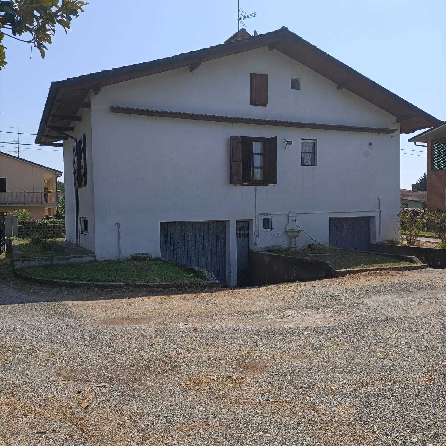 Casa indipendente con box doppio in via monticelli, Badia Pavese