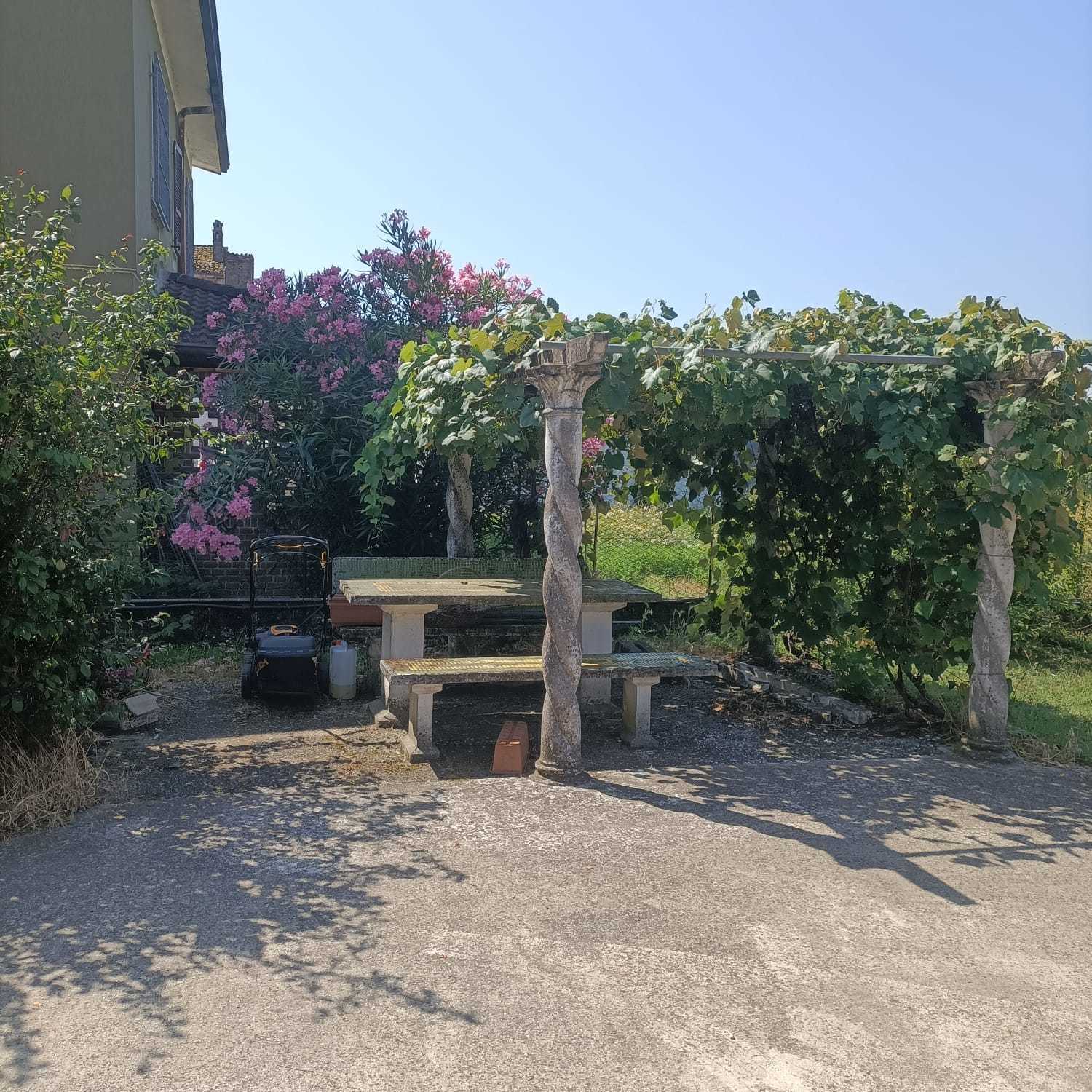 Casa indipendente con box doppio in via monticelli, Badia Pavese