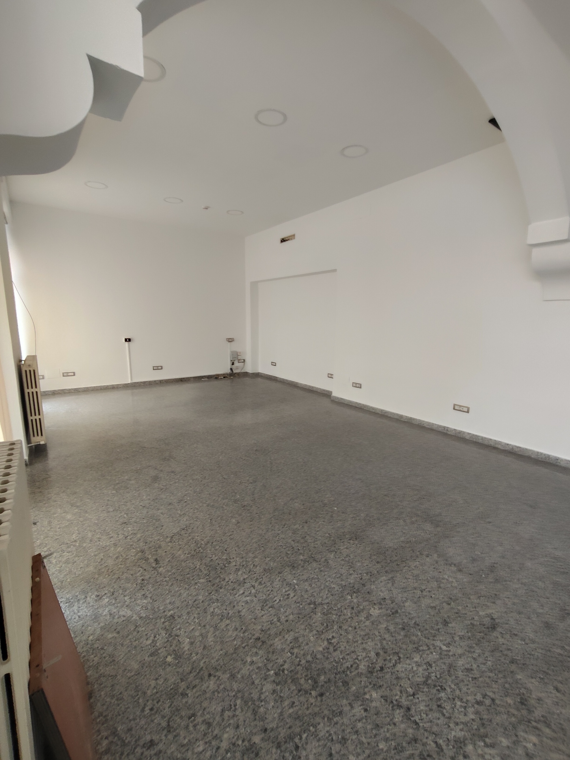 Locale commerciale in affitto in piazza xx settembre, Castel San Giovanni