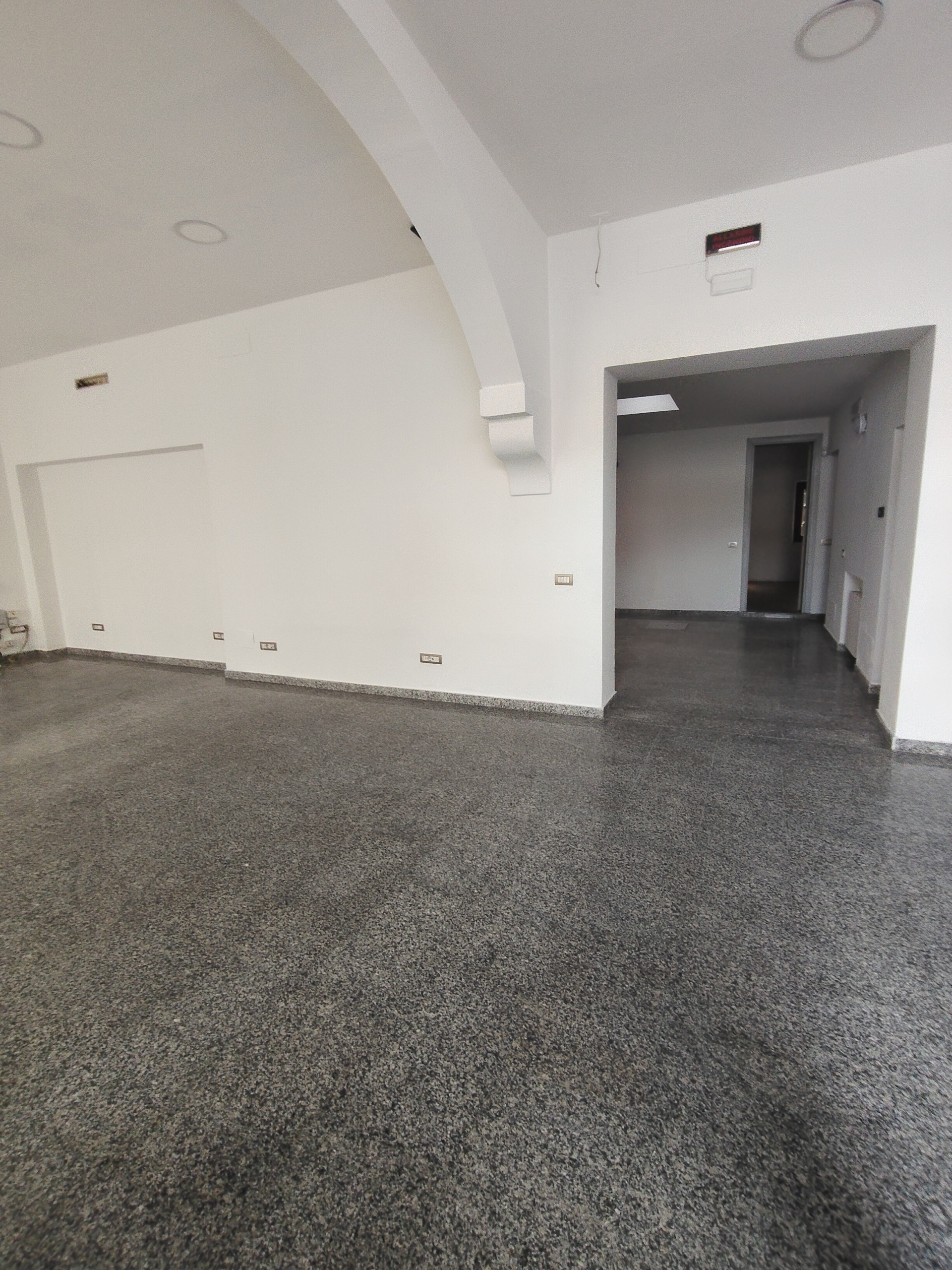 Locale commerciale in affitto in piazza xx settembre, Castel San Giovanni