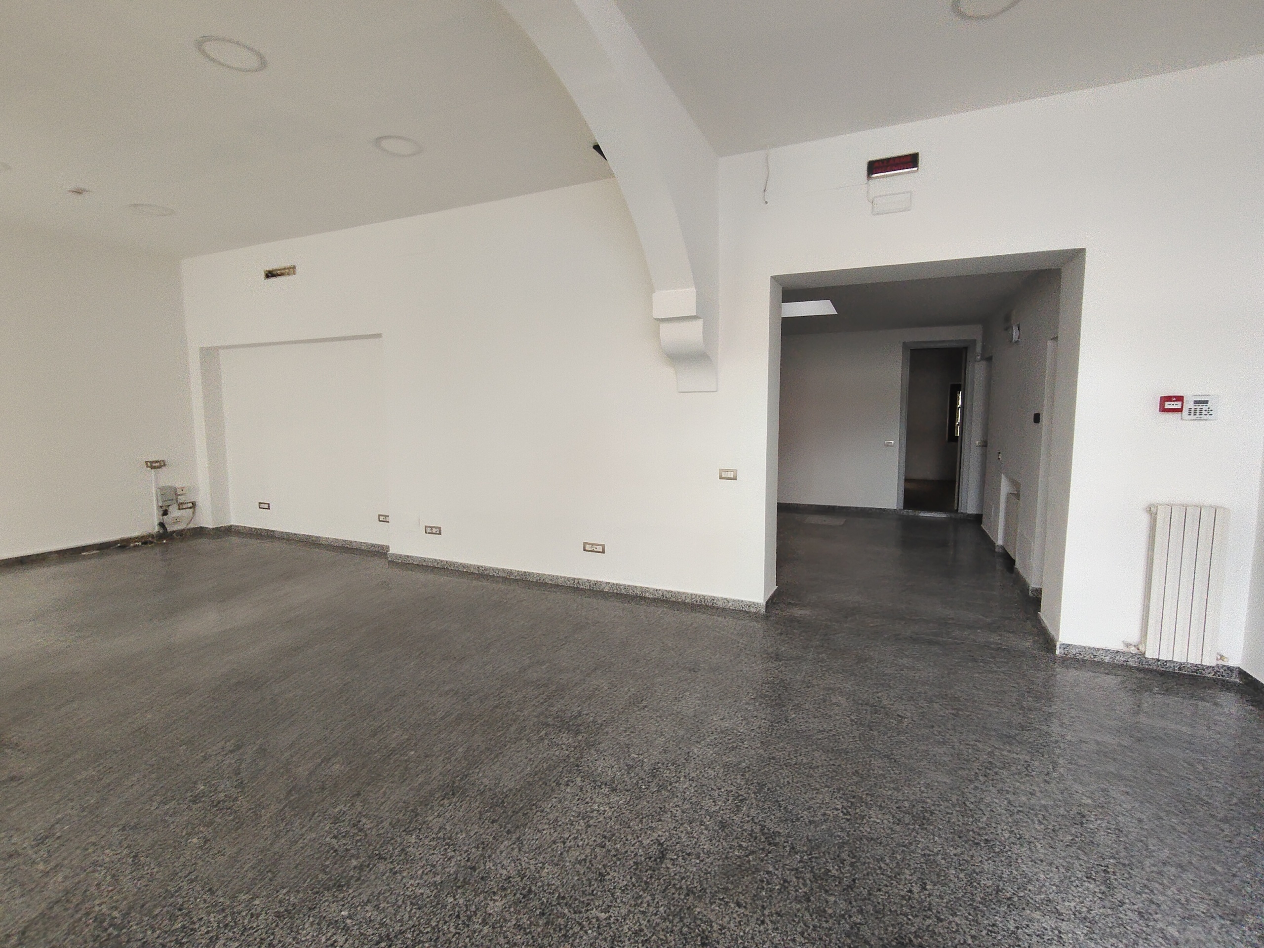 Locale commerciale in affitto in piazza xx settembre, Castel San Giovanni