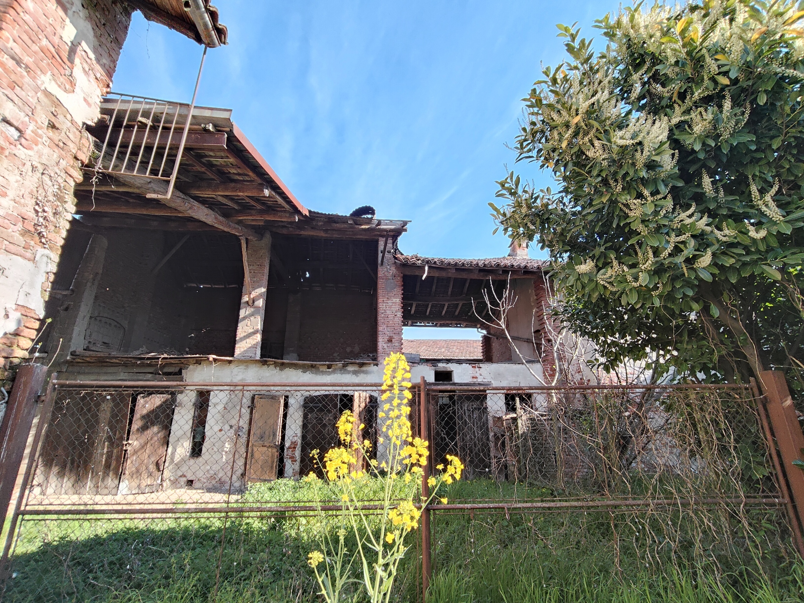 Casa indipendente da ristrutturare in centro, Pieve Porto Morone