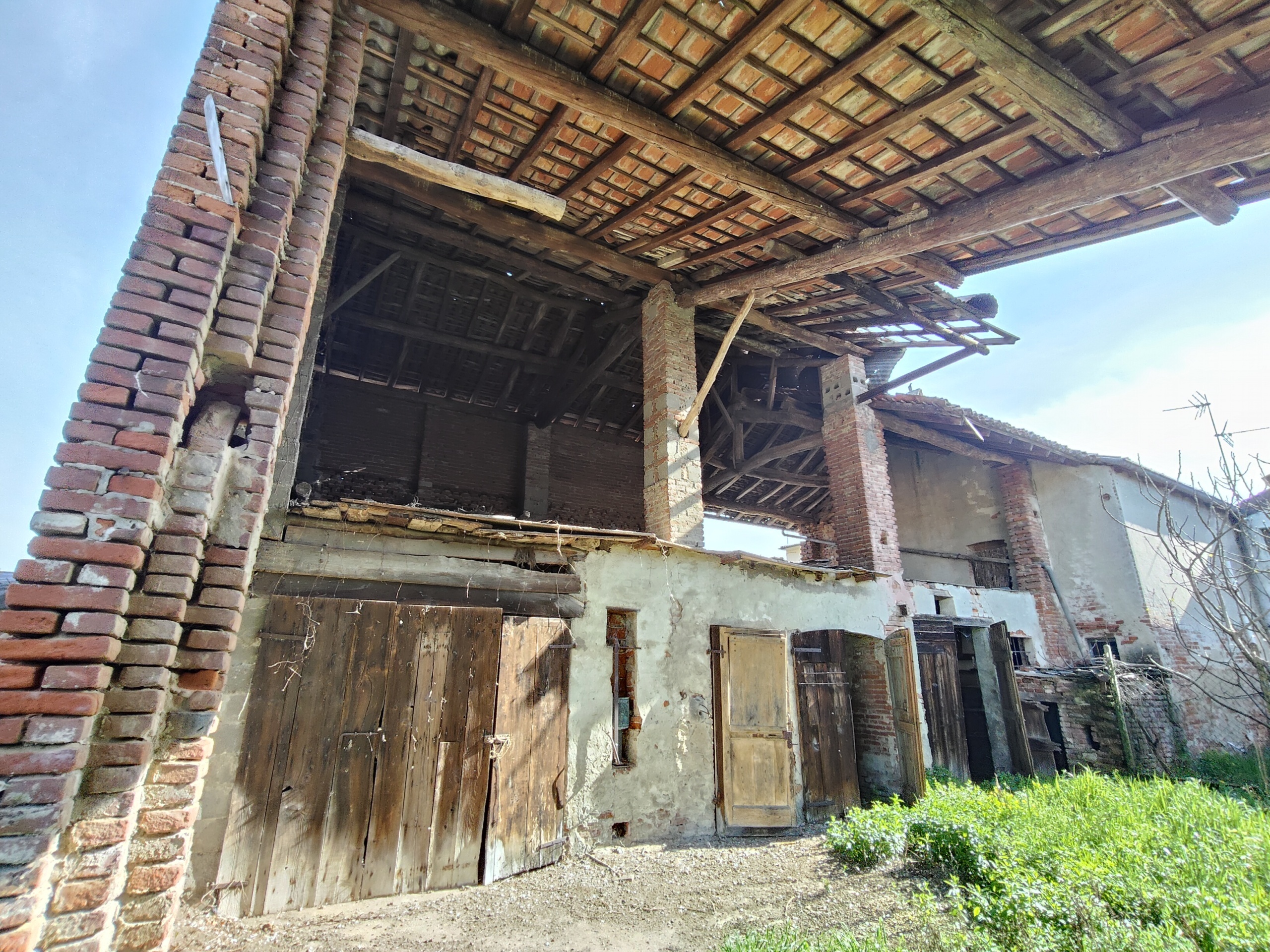 Casa indipendente da ristrutturare in centro, Pieve Porto Morone
