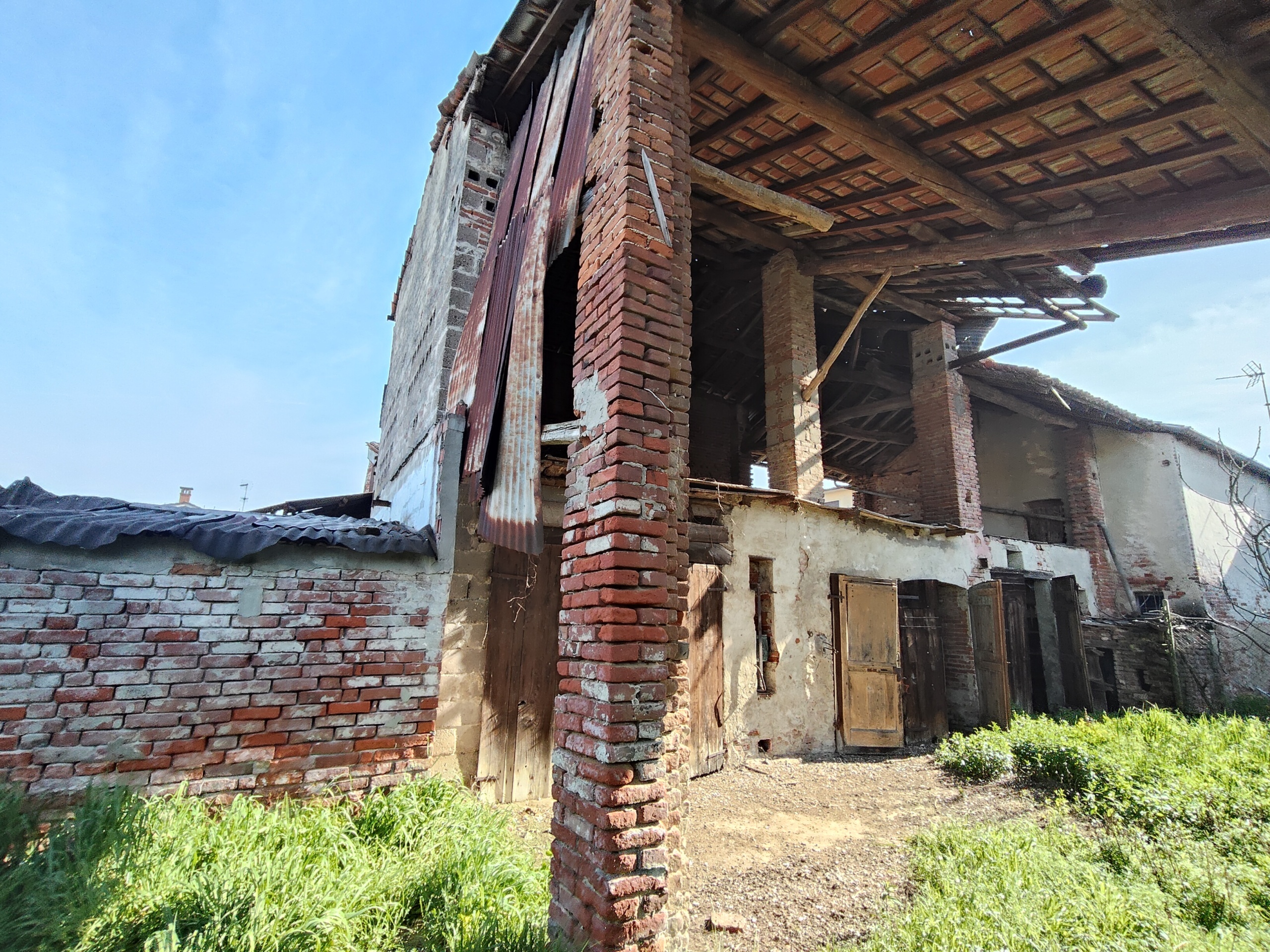 Casa indipendente da ristrutturare in centro, Pieve Porto Morone
