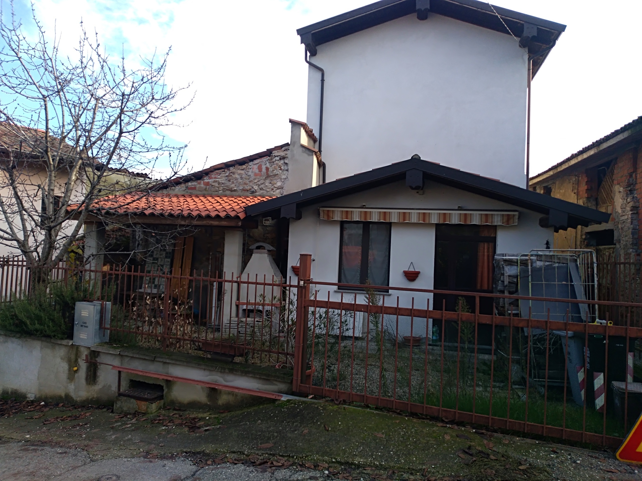 Casa indipendente con giardino in localit� case piccioni 53, Ziano Piacentino