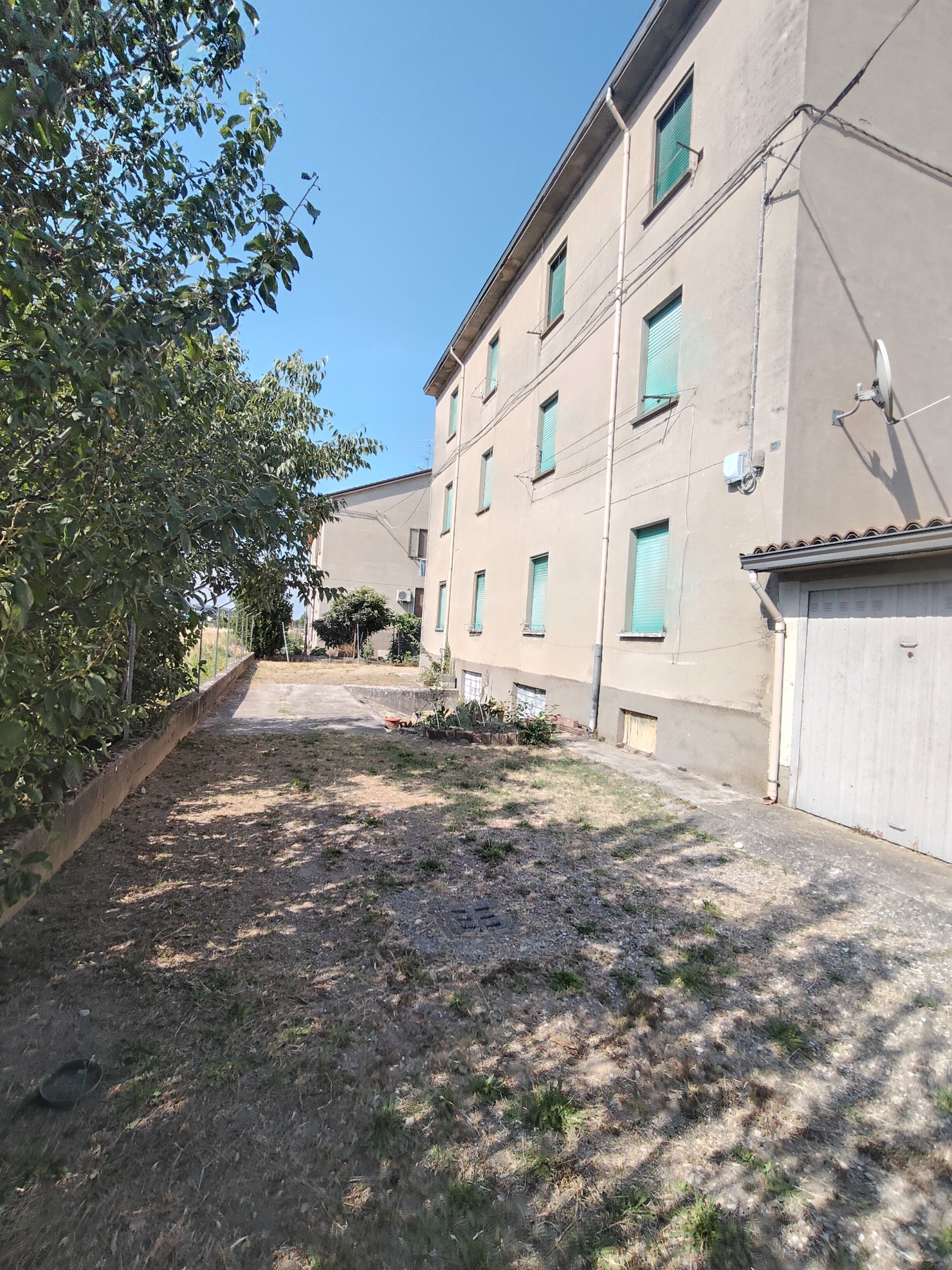 Stabile/Palazzo con giardino in strada per ponteriglio 21, Pontenure