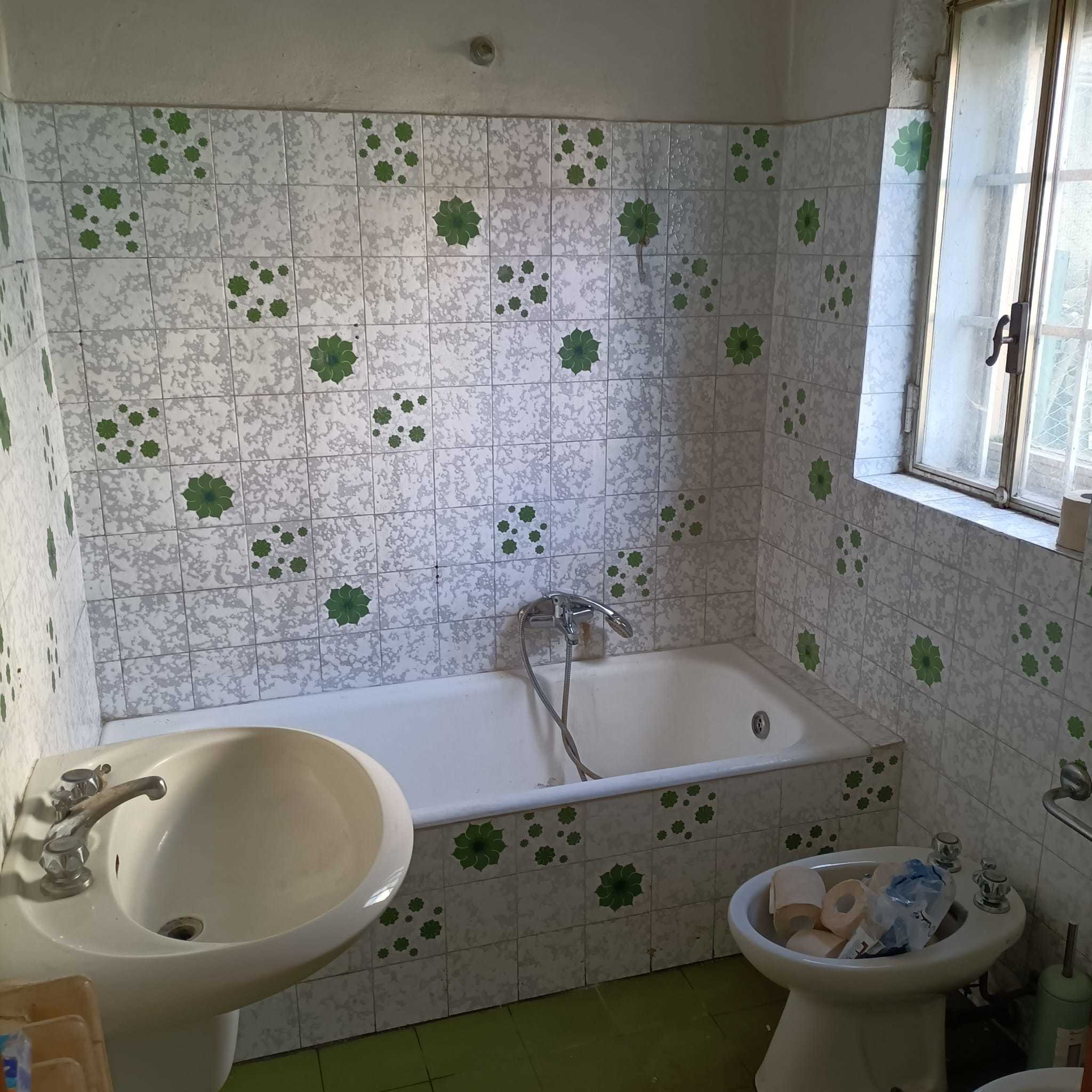 Casa indipendente con giardino in via emilia piacentina, Castel San Giovanni