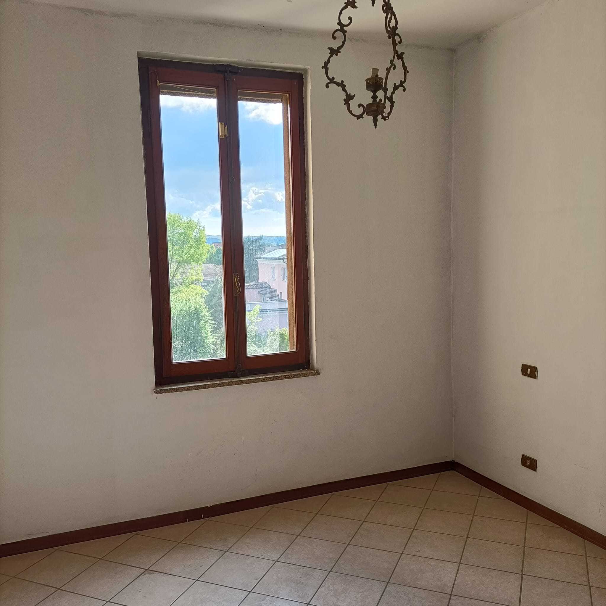 Casa indipendente con giardino in via emilia piacentina, Castel San Giovanni