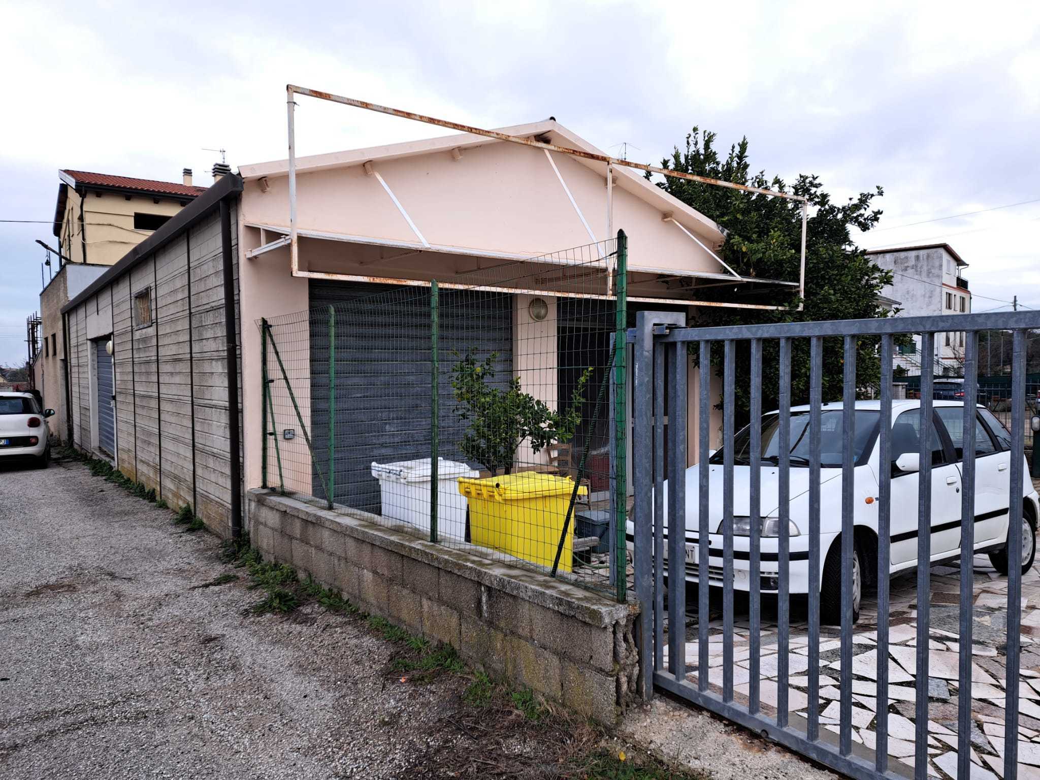 Locale commerciale da ristrutturare in strada per lanciano 65, Santa Maria Imbaro