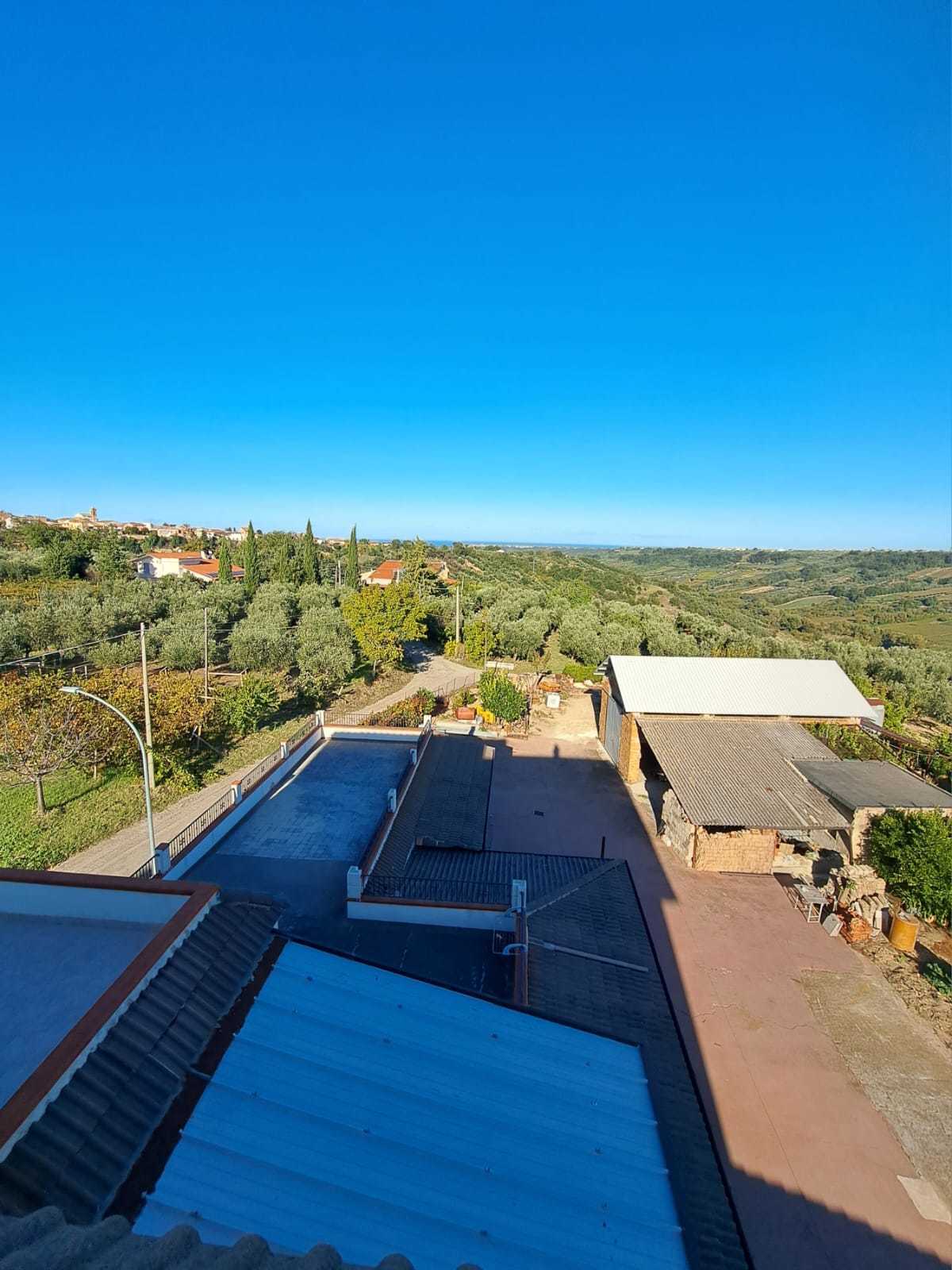 Casa indipendente con giardino in via colle della fonte 94, Frisa