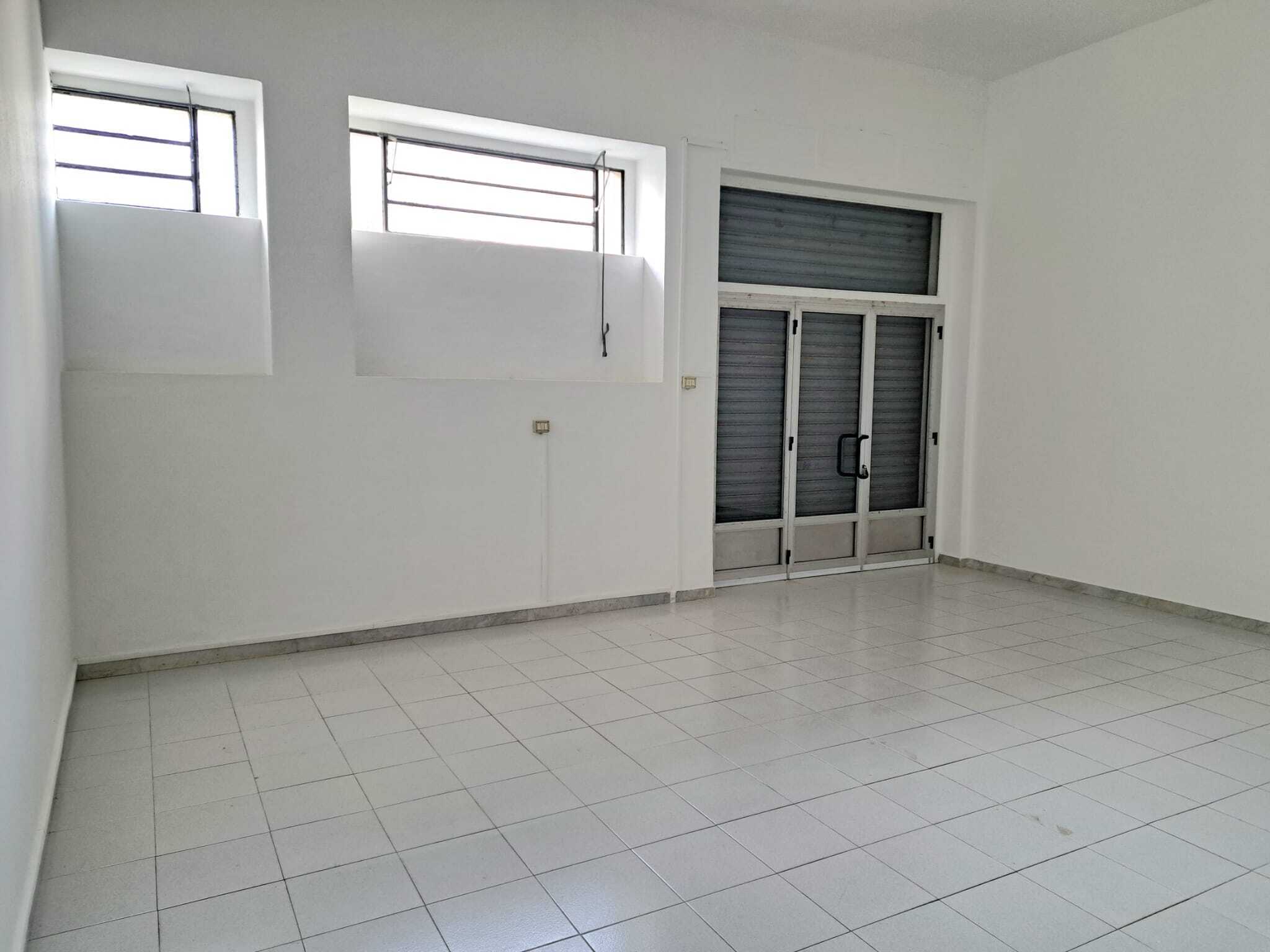 Locale commerciale da ristrutturare in via del pescara 5, Lanciano