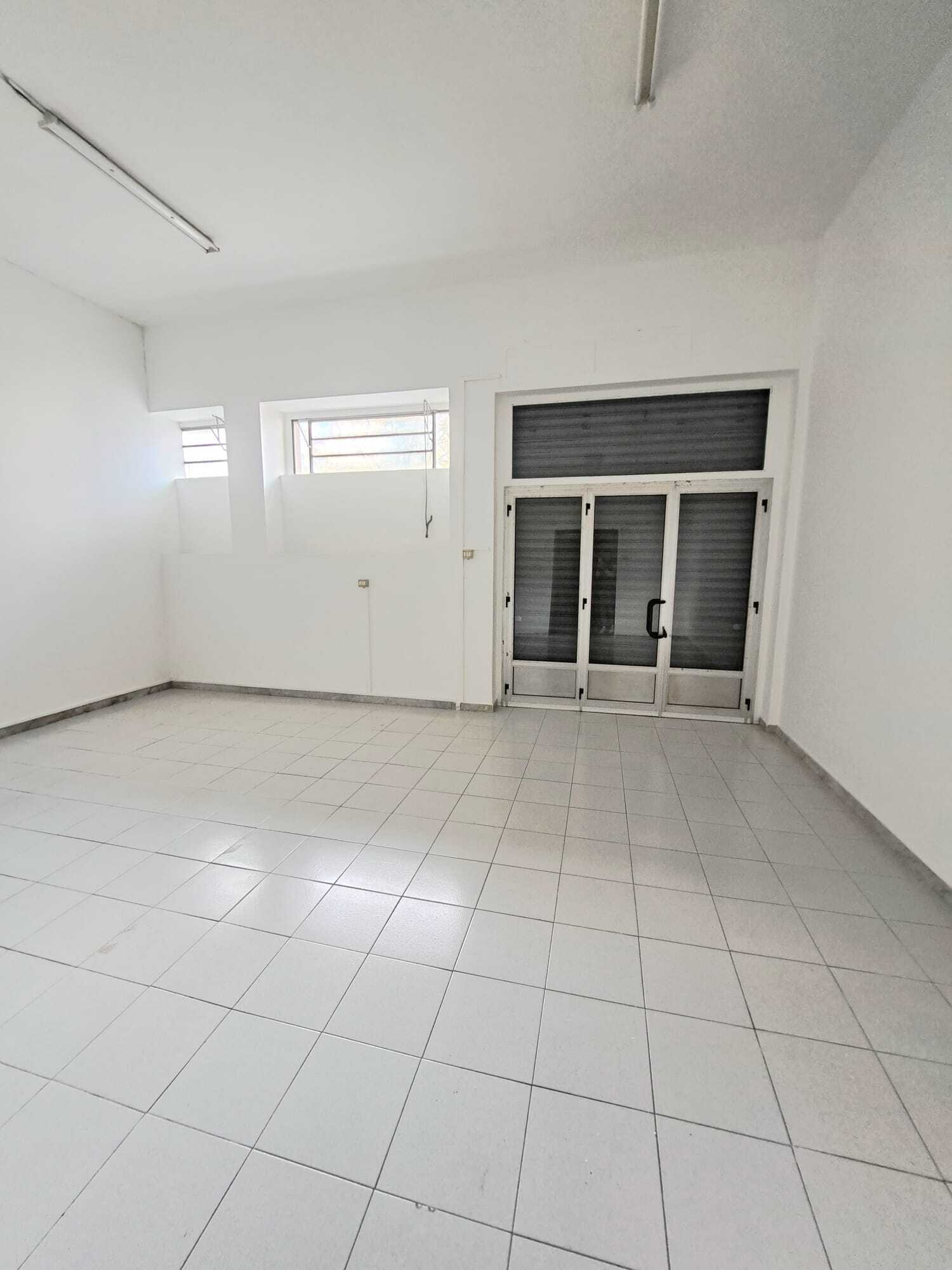 Locale commerciale da ristrutturare in via del pescara 5, Lanciano