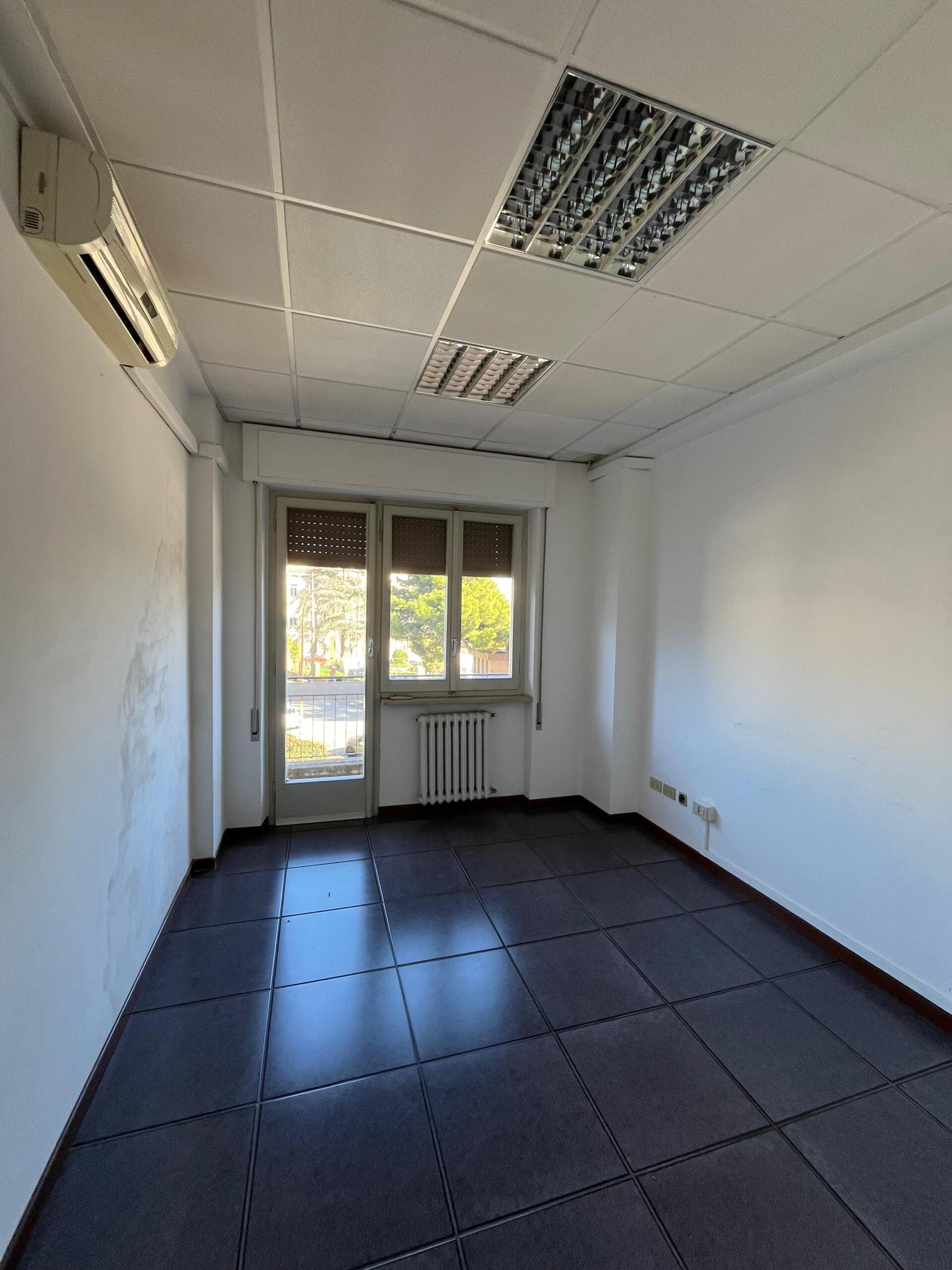 Ufficio in affitto in via luigi de crecchio, Lanciano