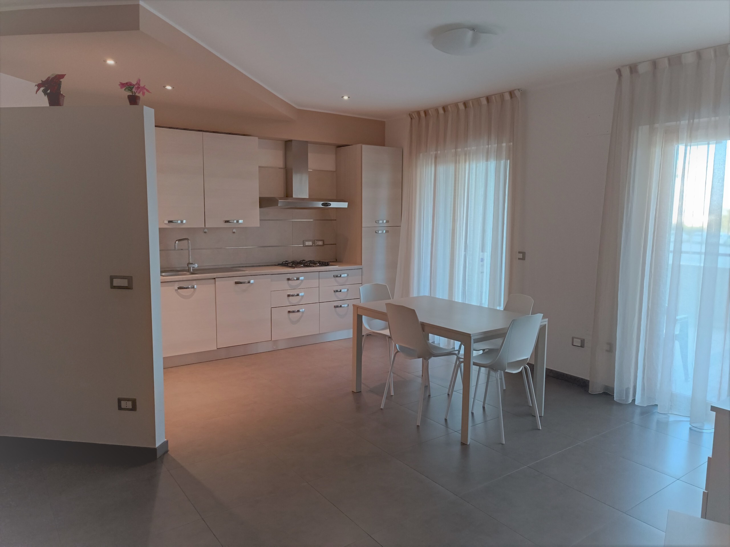 Quadrilocale con terrazzo in via del mare, Lanciano