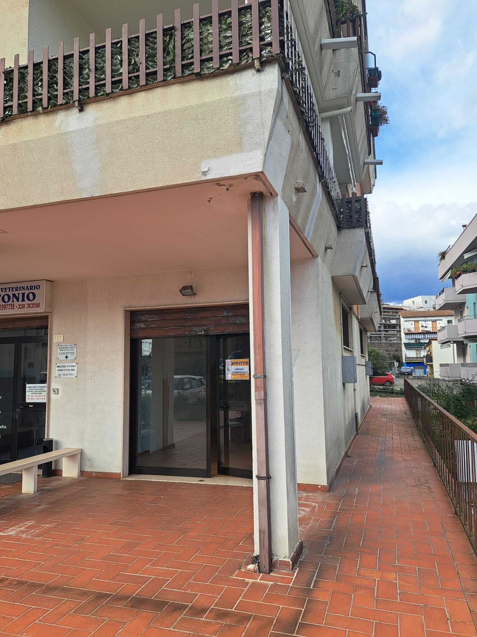 Locale commerciale con terrazzi in via san francesco d' assisi 3, Lanciano