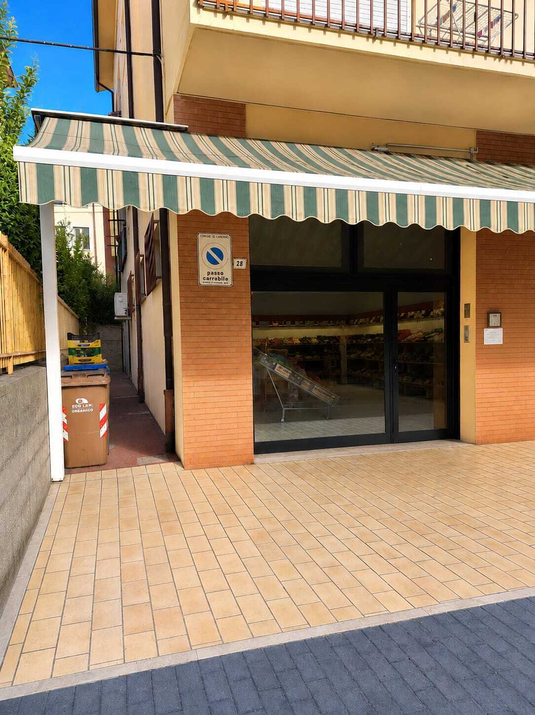 Locale commerciale in affitto in via martiri vi ott. 26, Lanciano