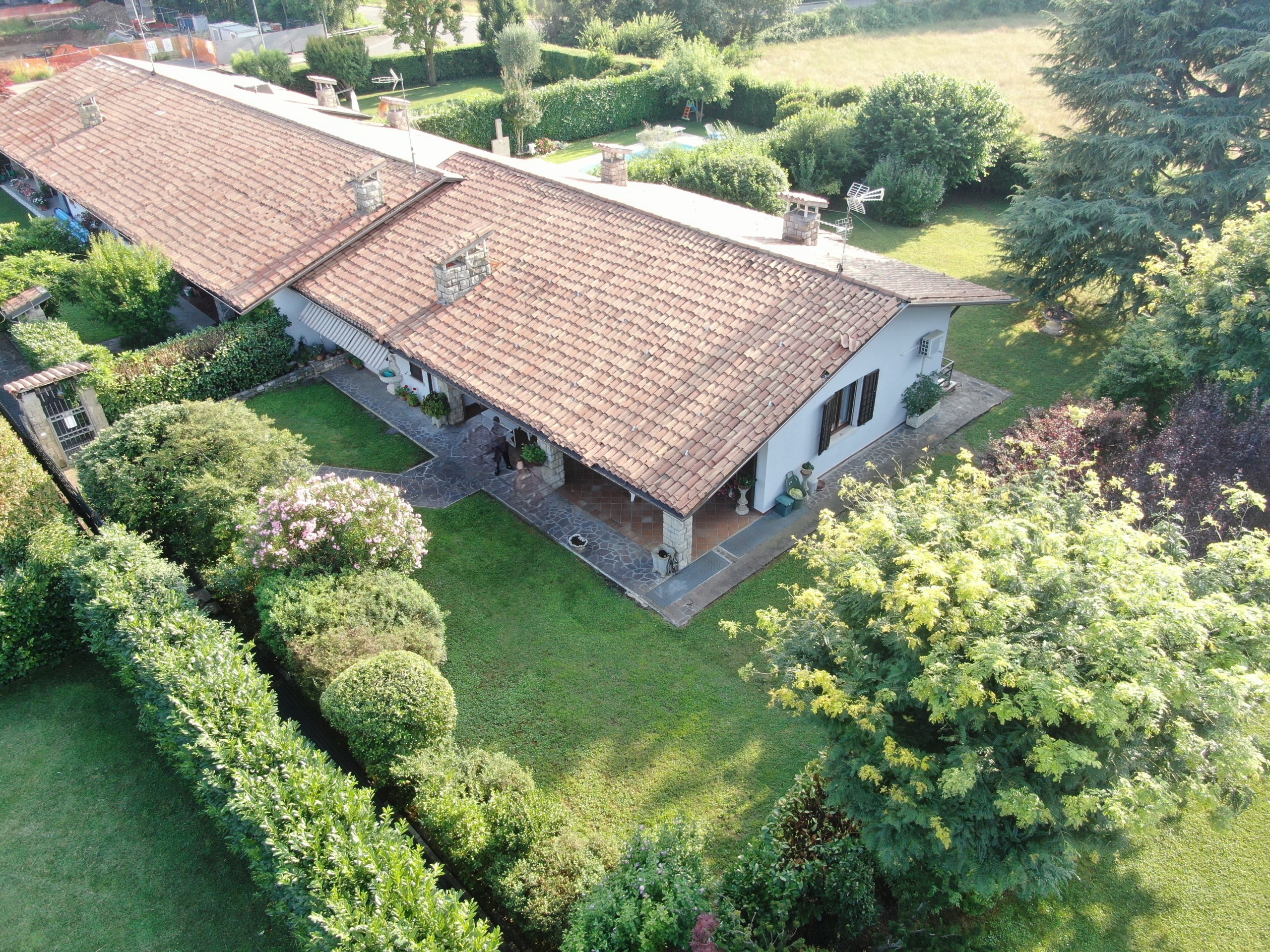 Villa con giardino in via tesa 48, Cellatica