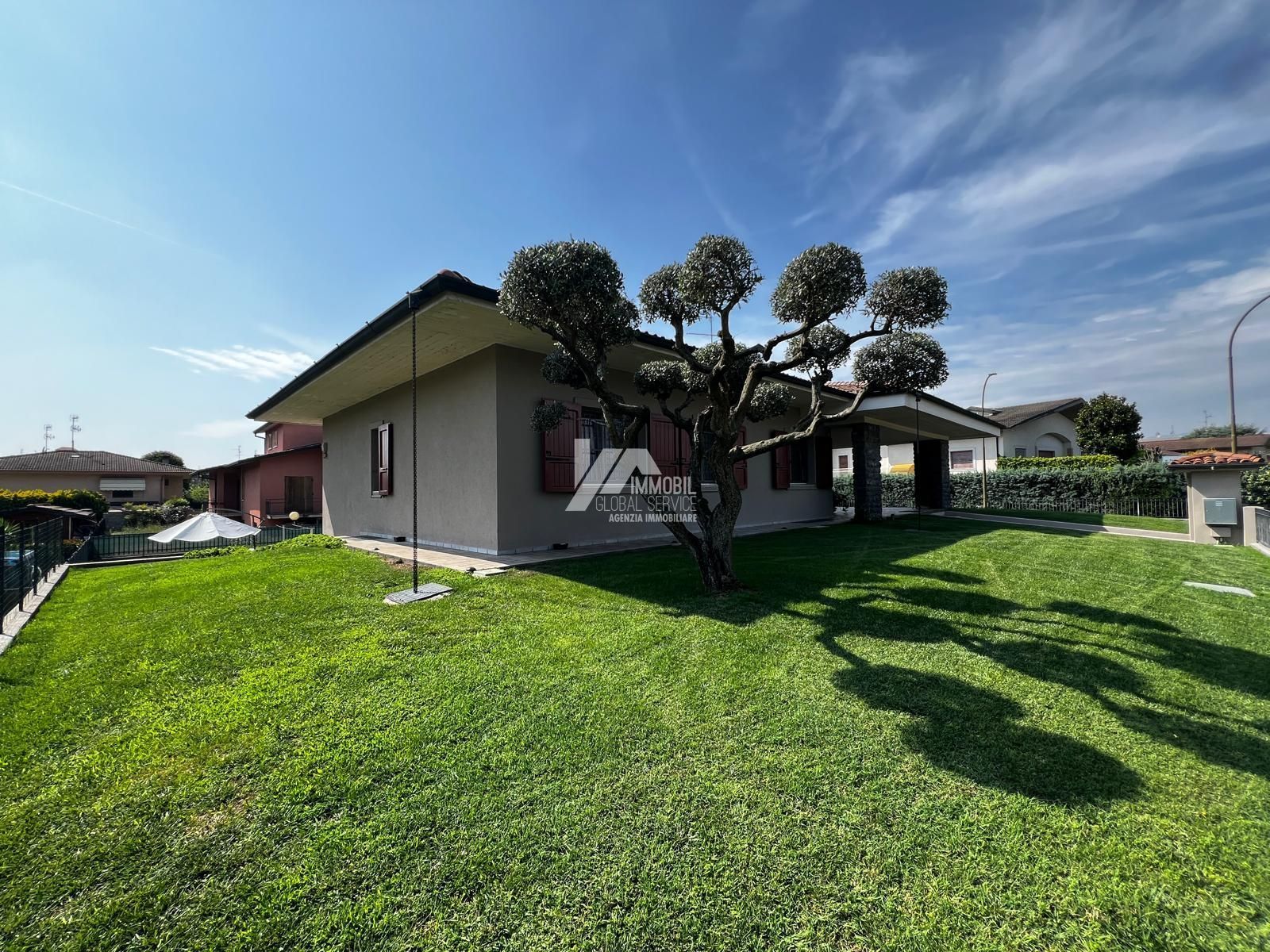 Villa con giardino in via alessandro manzoni 22, Torbole Casaglia