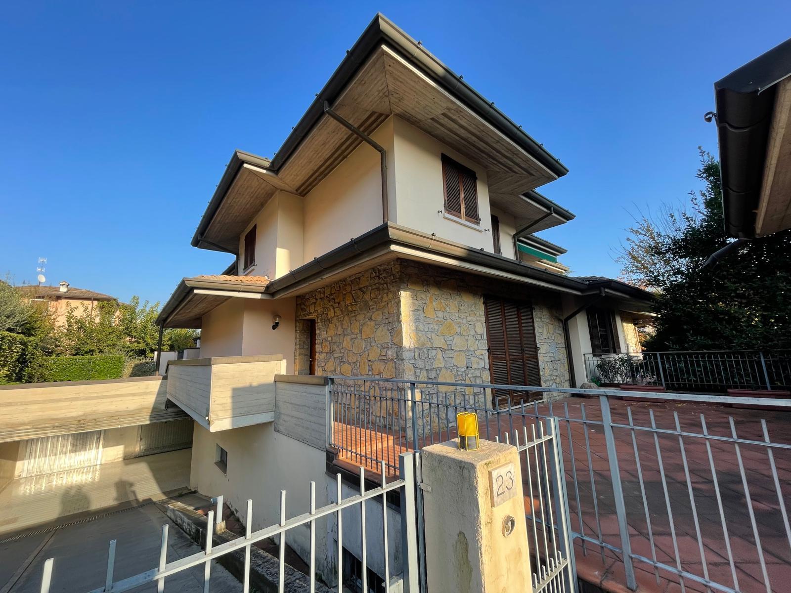 Villa con box doppio in via della musia 25, Brescia
