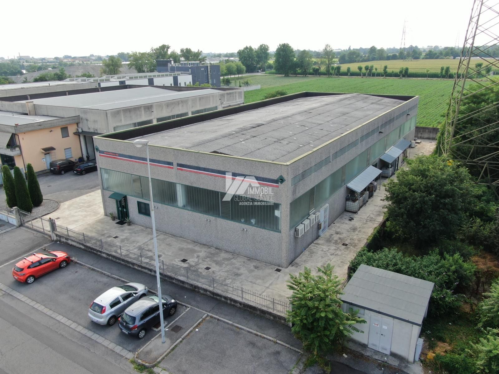 Capannone in vendita in via dell'industria, Travagliato