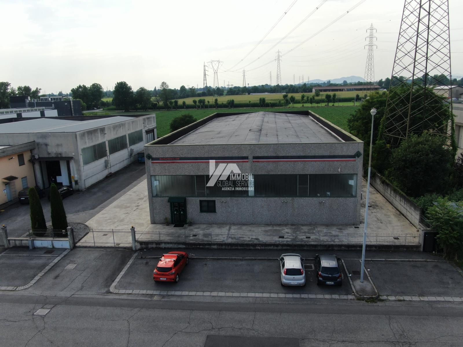 Capannone in vendita in via dell'industria, Travagliato