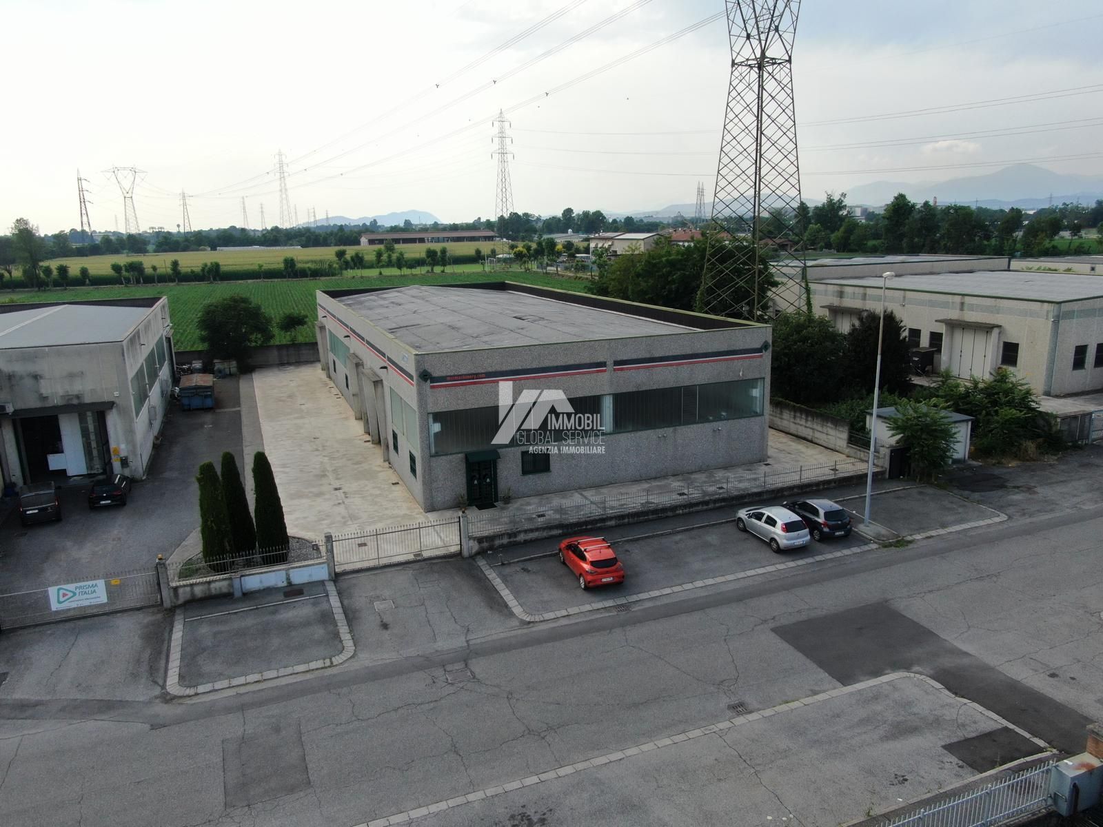 Capannone in vendita in via dell'industria, Travagliato