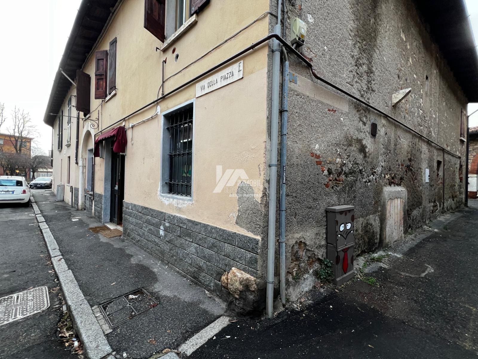 Casa indipendente da ristrutturare in via dalla piazza 3, Brescia