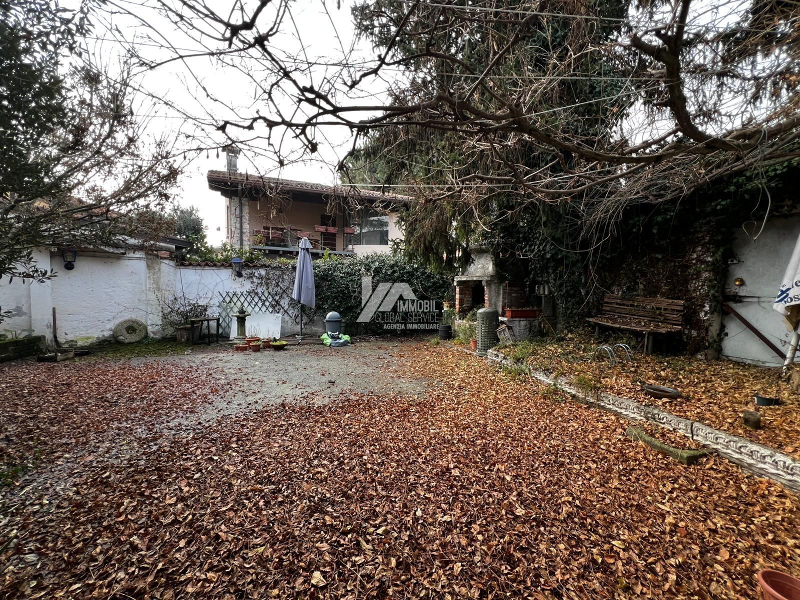 Casa indipendente da ristrutturare in via dalla piazza 3, Brescia