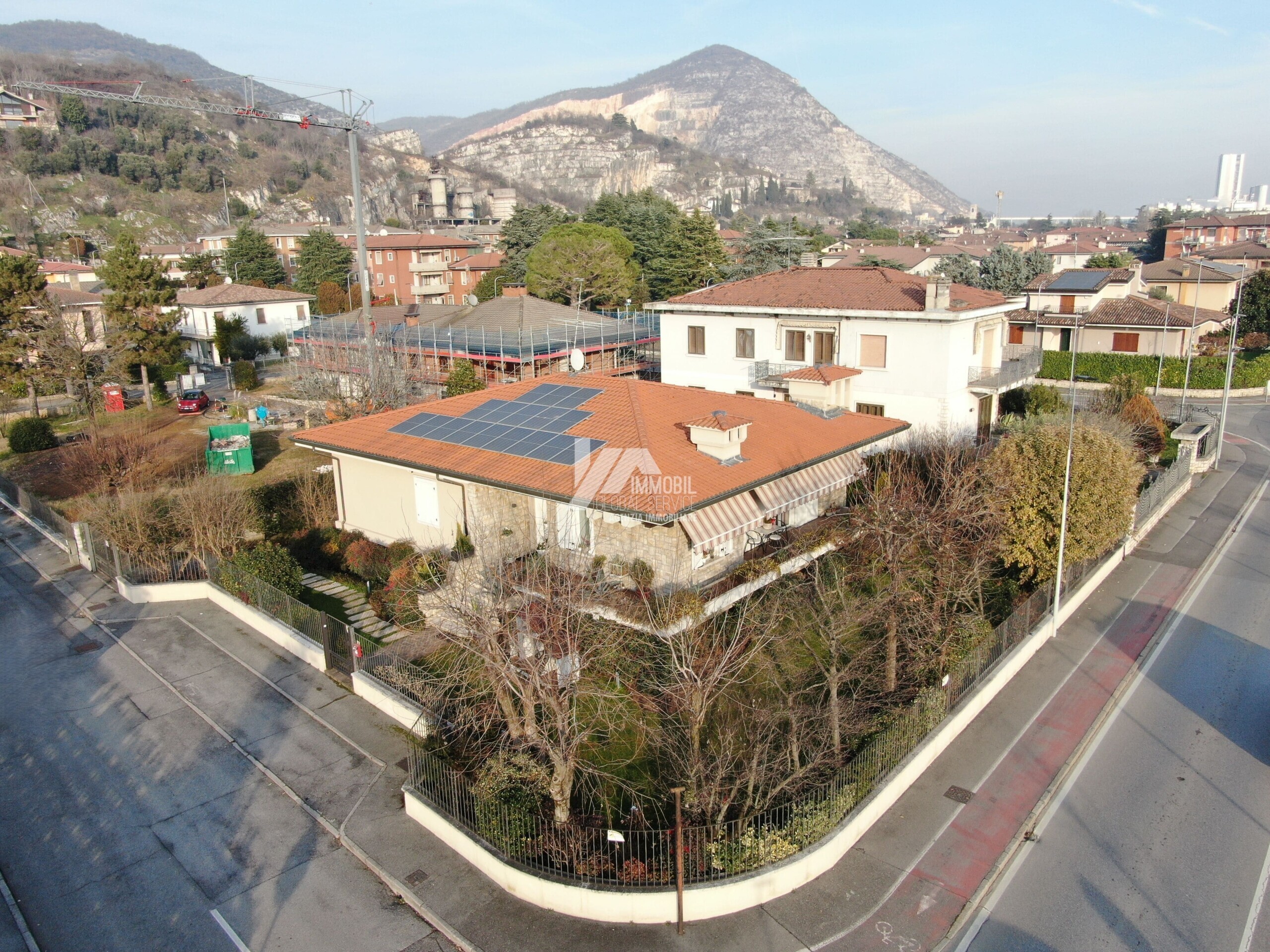 Villa con giardino in via vittorio veneto 8, Rezzato
