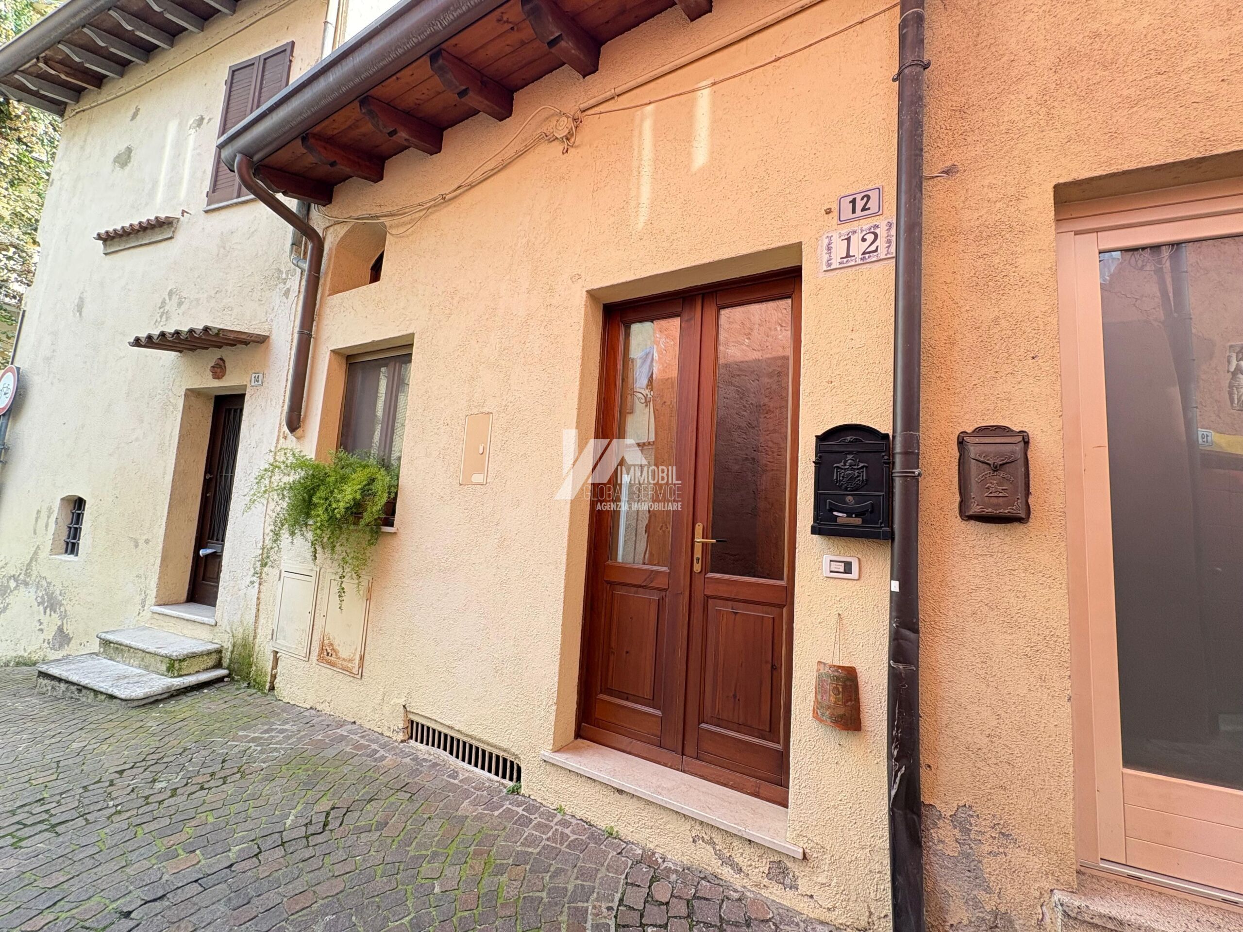 Bilocale in vendita in via dell'albera, Gardone Riviera