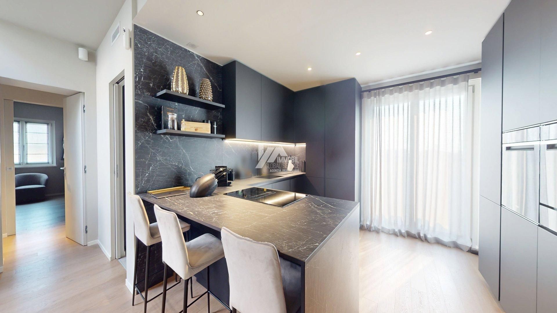 Attico con terrazzo in via chiusure 102, Brescia