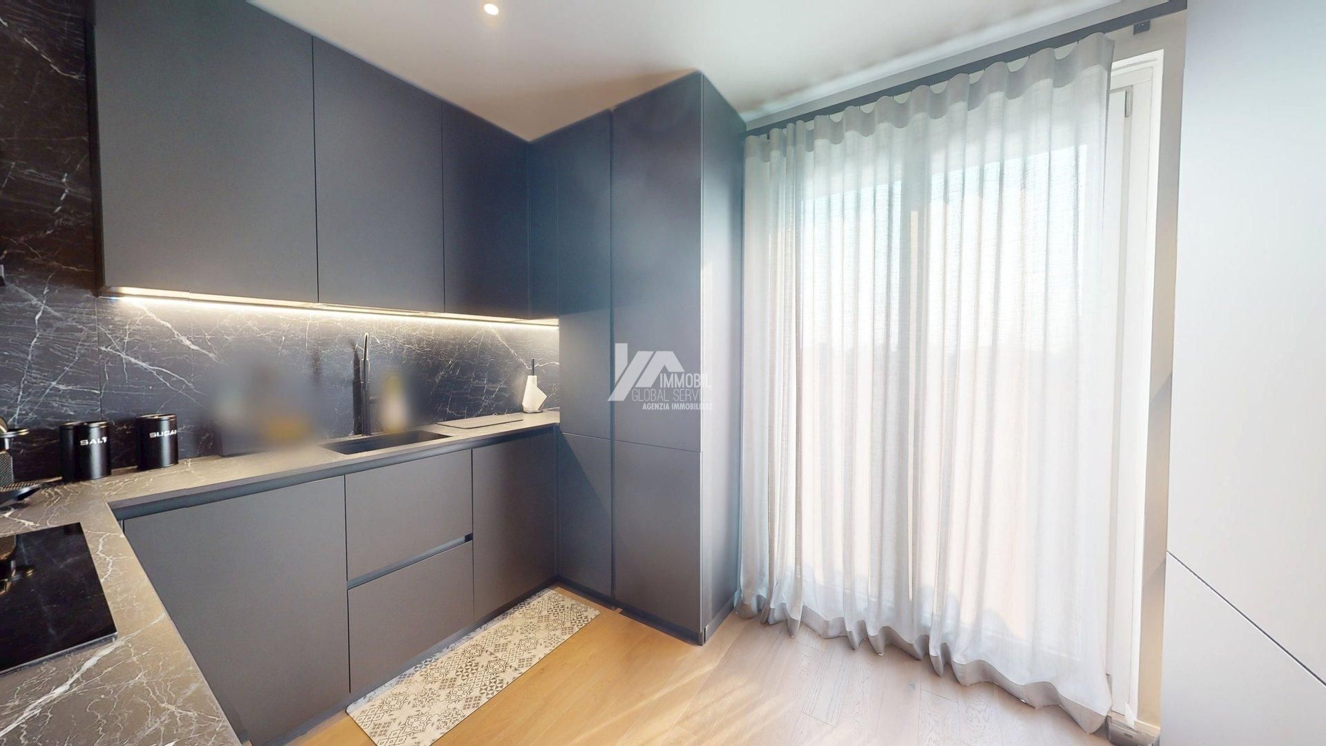 Attico con terrazzo in via chiusure 102, Brescia