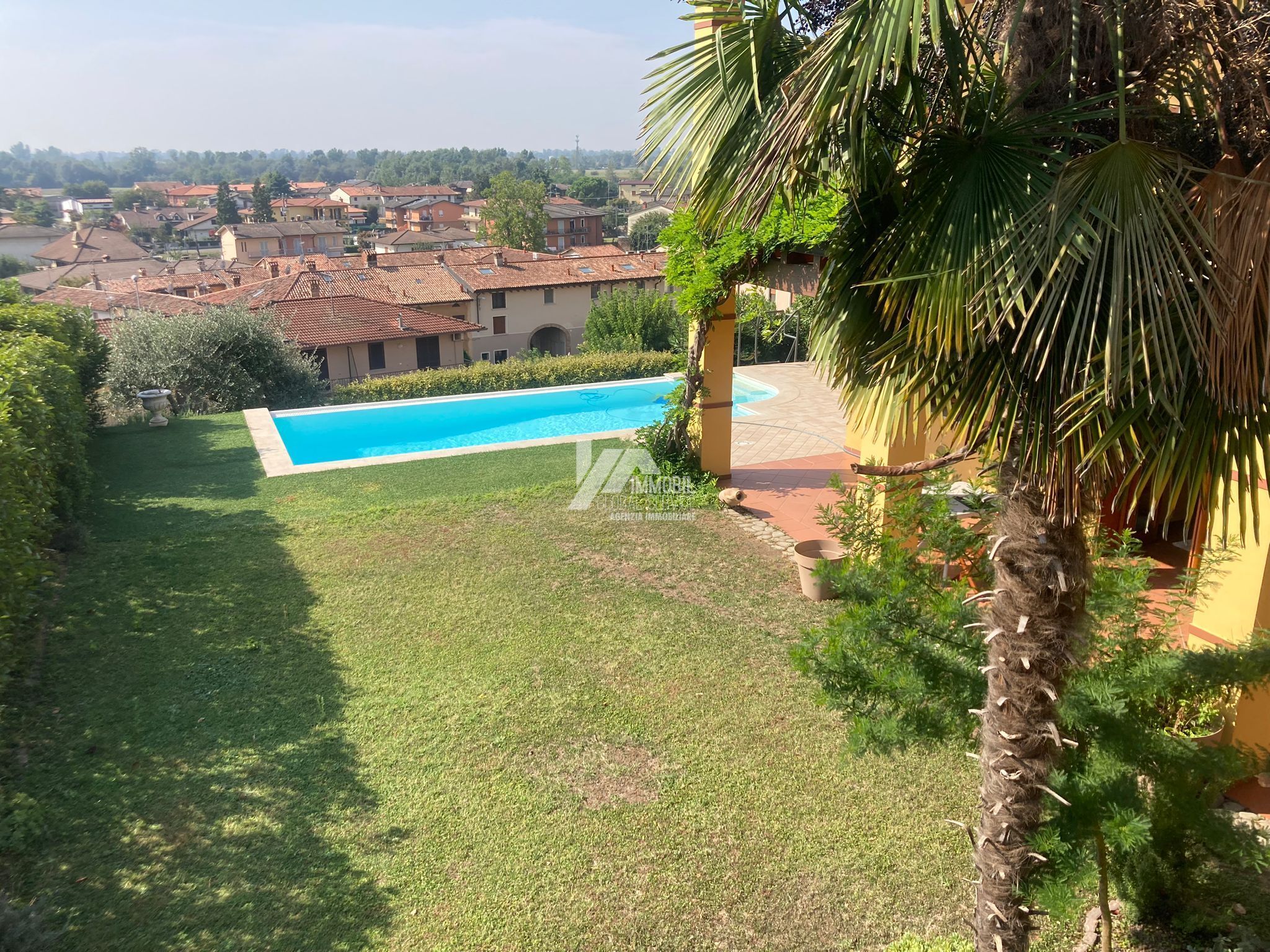 Villa con giardino in via dei ronchi 14, Capriano del Colle