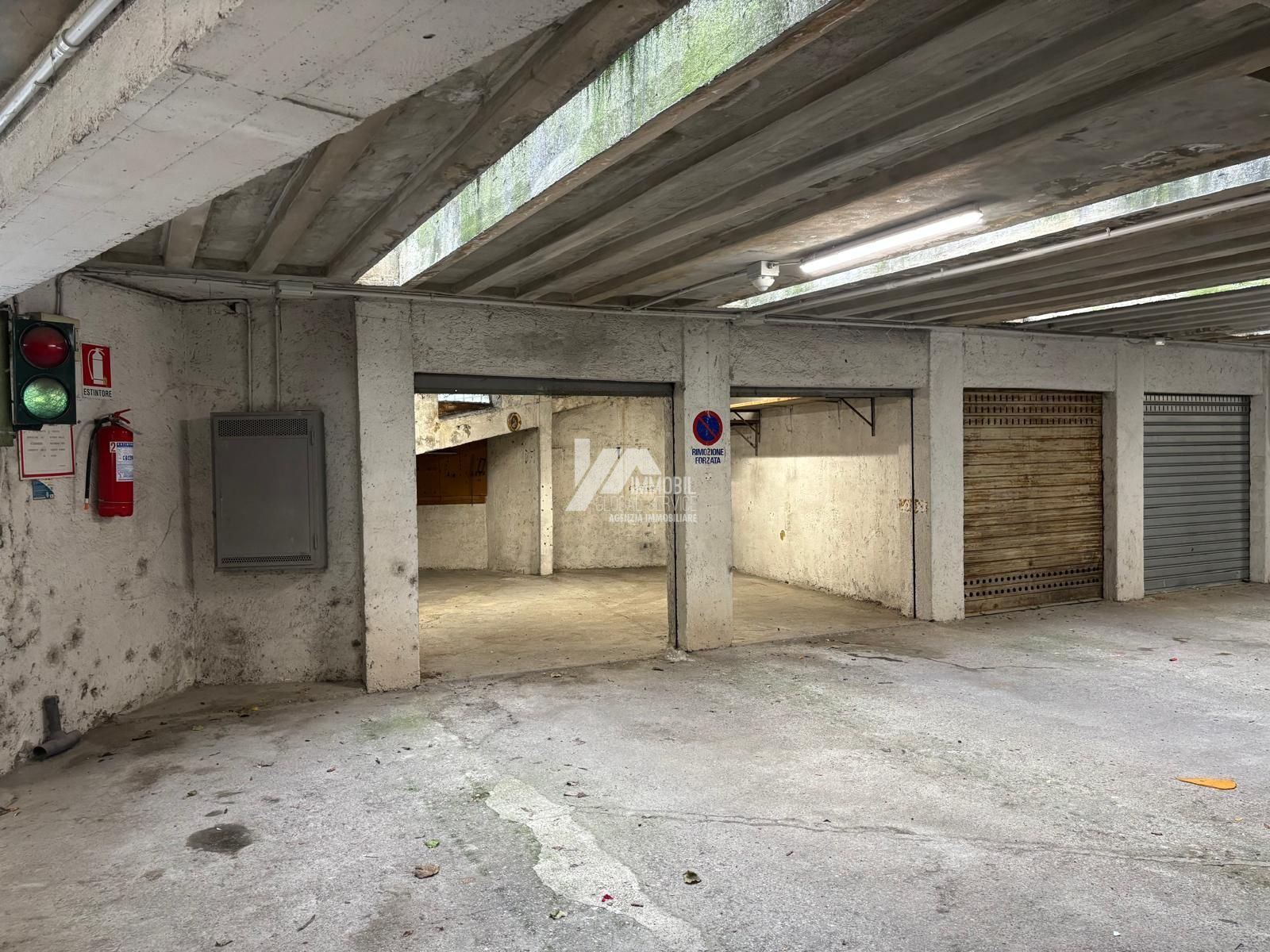 Box/Garage 24mq con box doppio in via valcamonica, Brescia