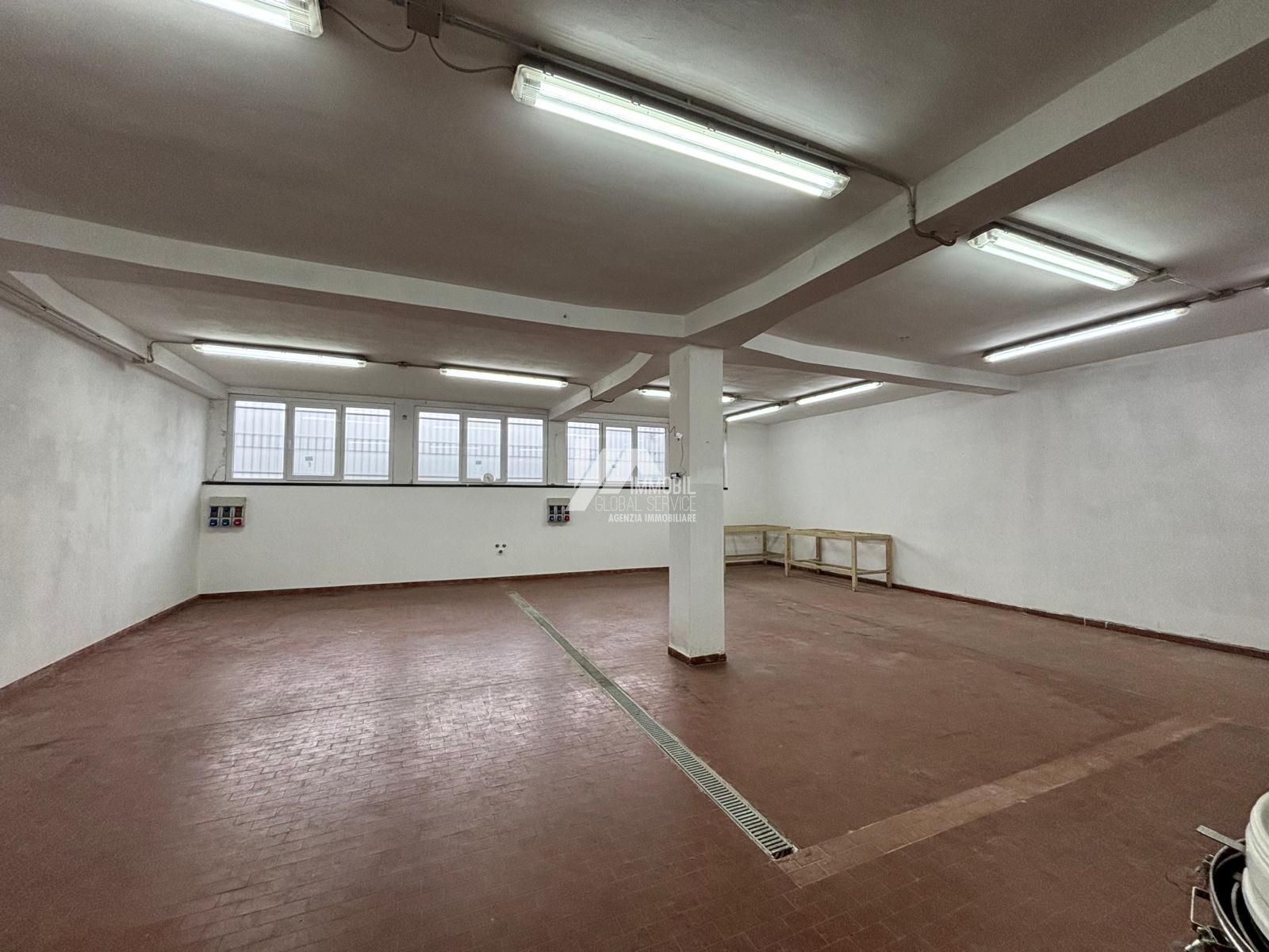 Laboratorio ristrutturato in via carabioli, Cellatica