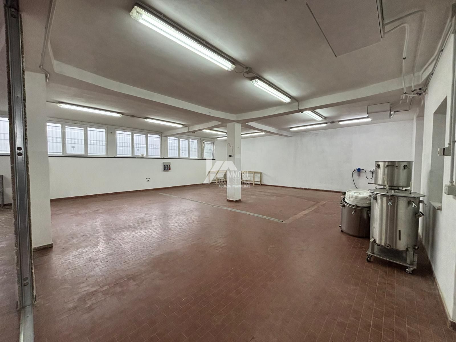 Laboratorio ristrutturato in via carabioli, Cellatica