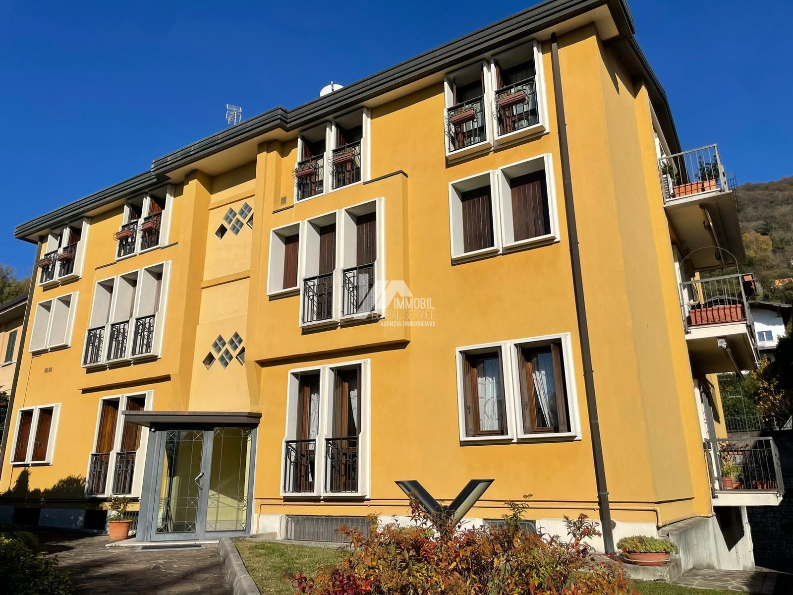 Quadrilocale con box in via ronchi san francesco da paola 25, Brescia