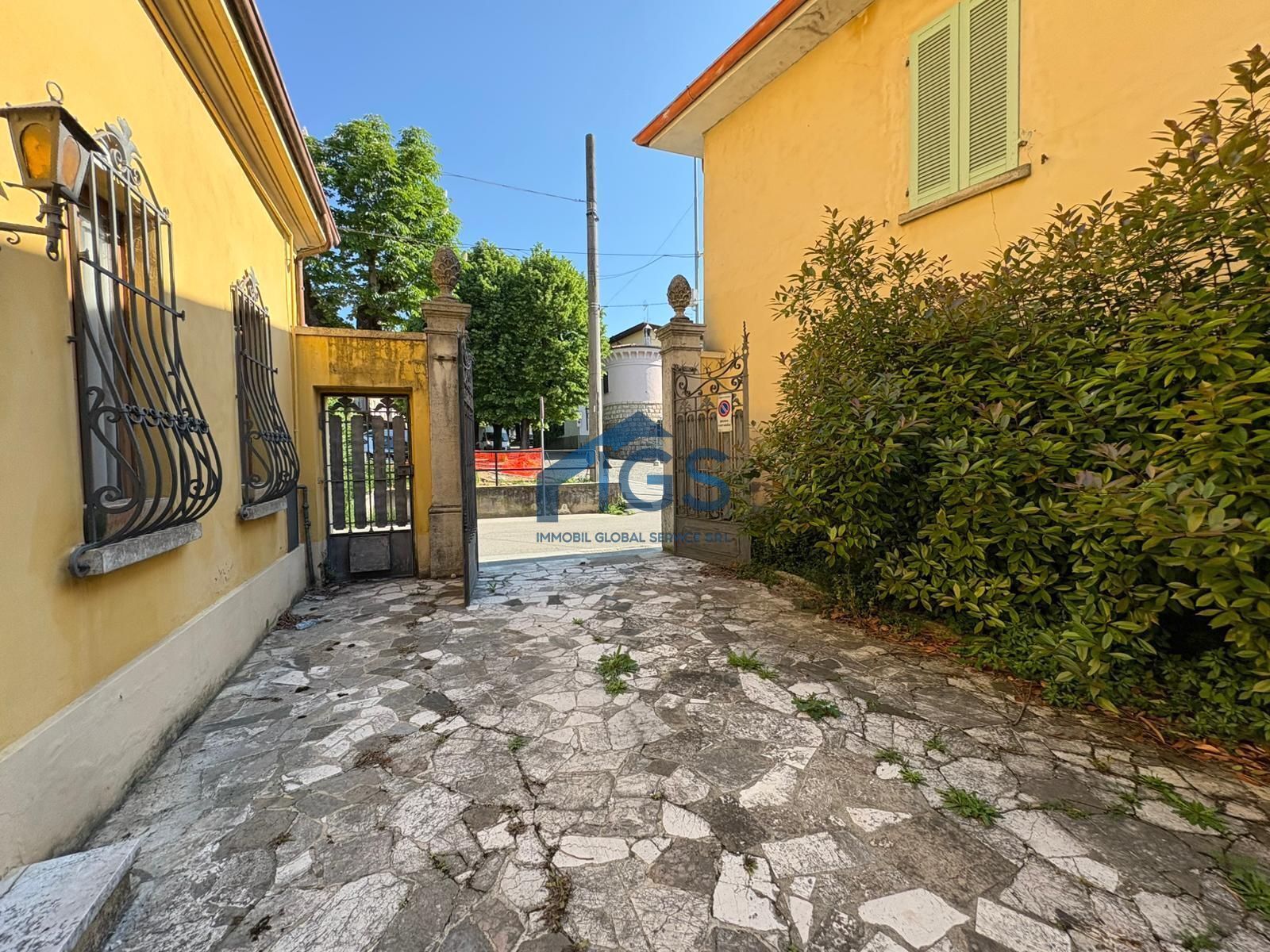 Villa con giardino in via minzoni don 5, Rovato