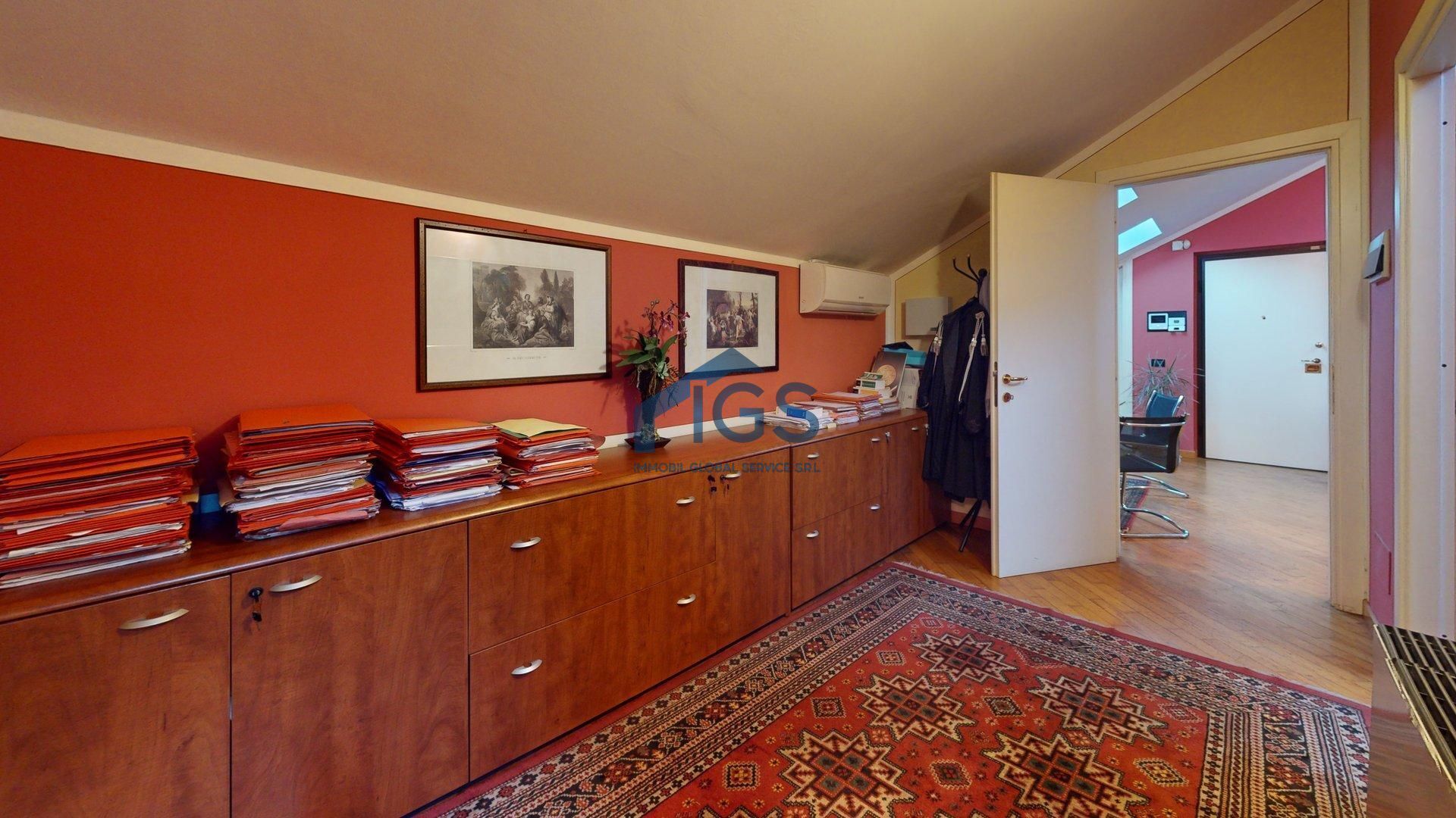 Ufficio con terrazzo in via lattanzio gambara 75, Brescia