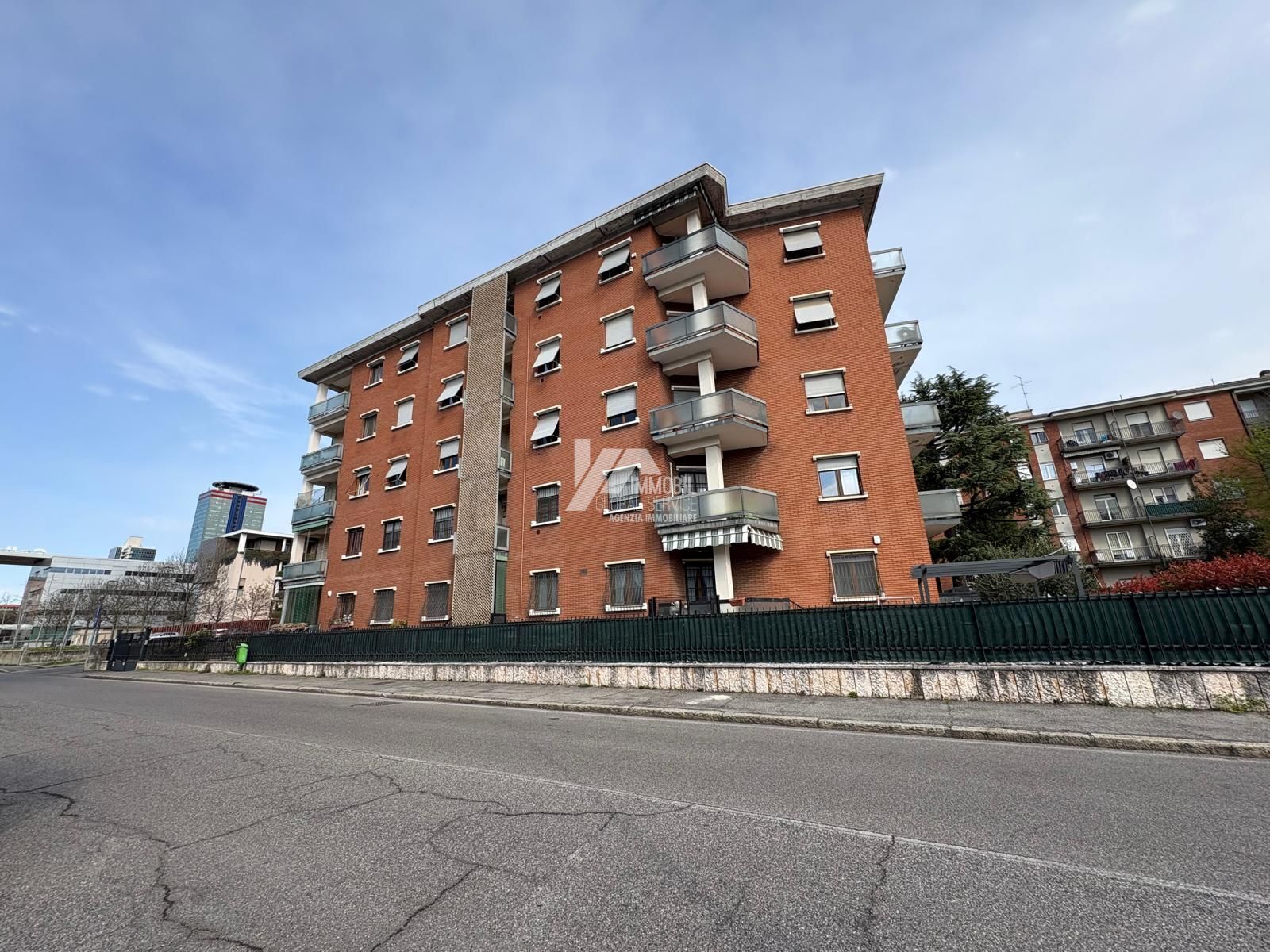 Quadrilocale con box doppio in via antonio bianchi, Brescia