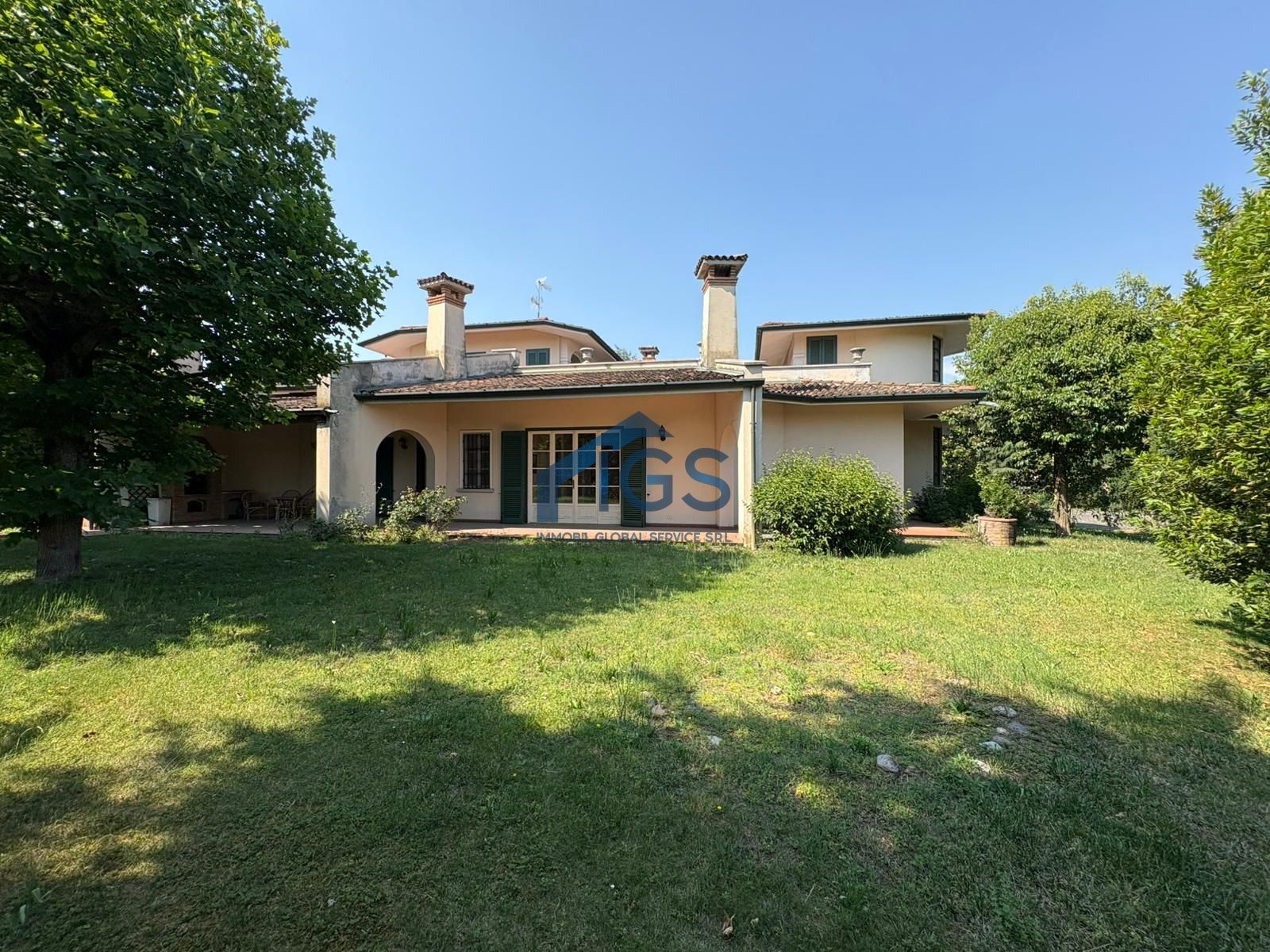 Villa con giardino in via santa giulia 3, Travagliato