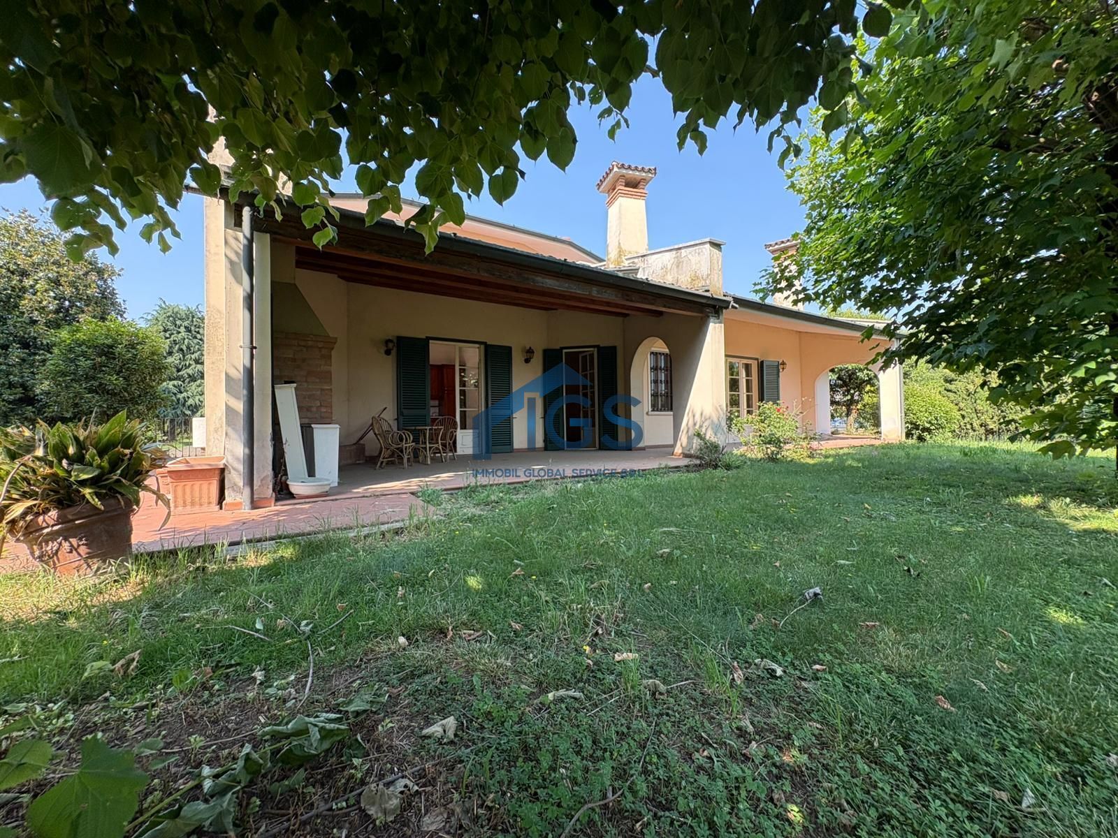 Villa con giardino in via santa giulia 3, Travagliato
