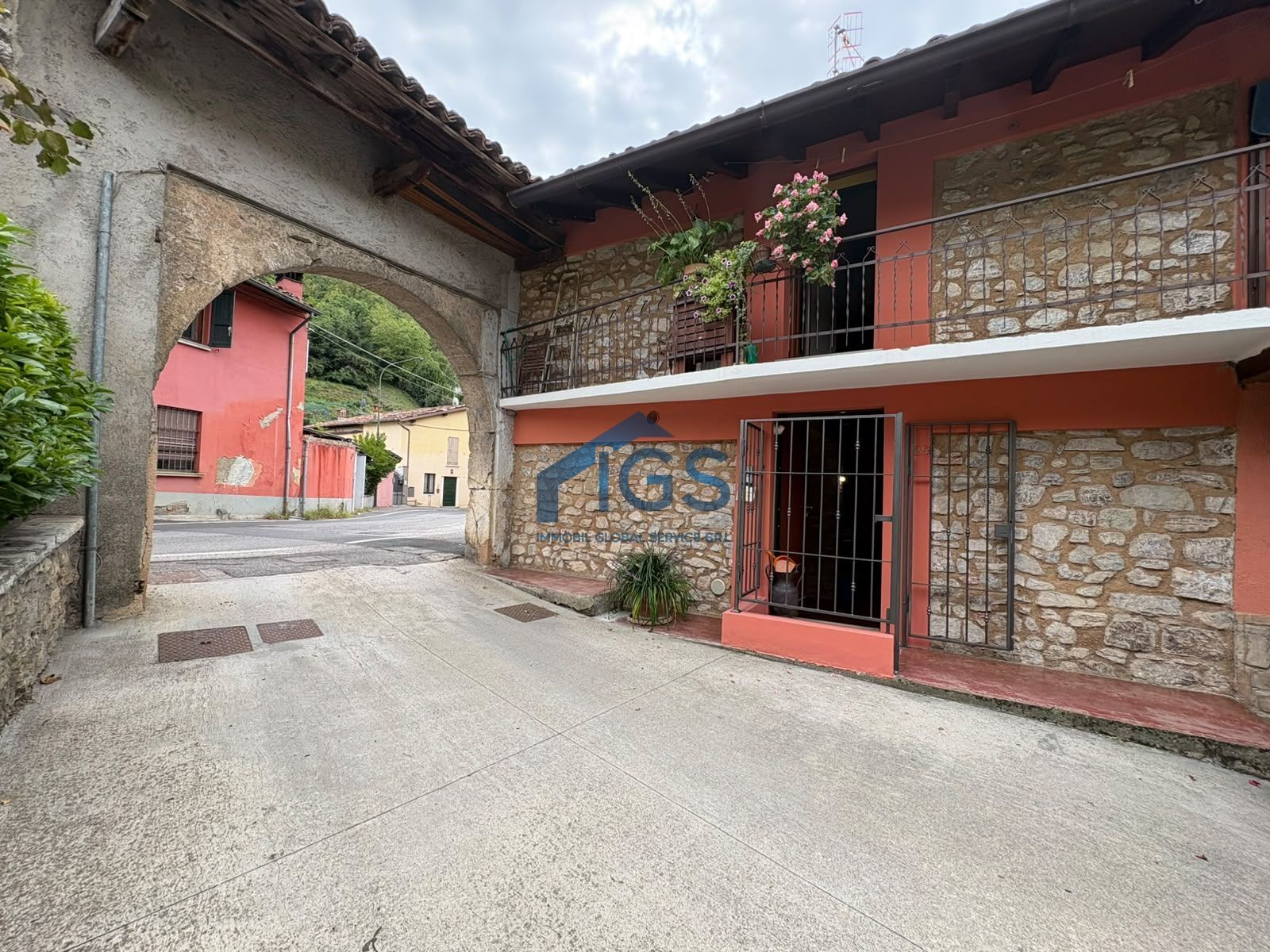 Casa indipendente ristrutturata in via san vincenzo, Gussago