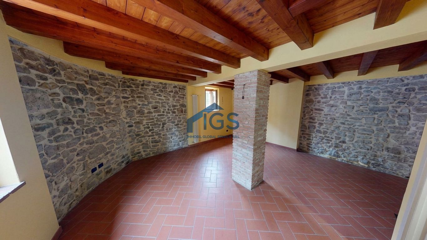 Casa indipendente ristrutturata in via san vincenzo, Gussago