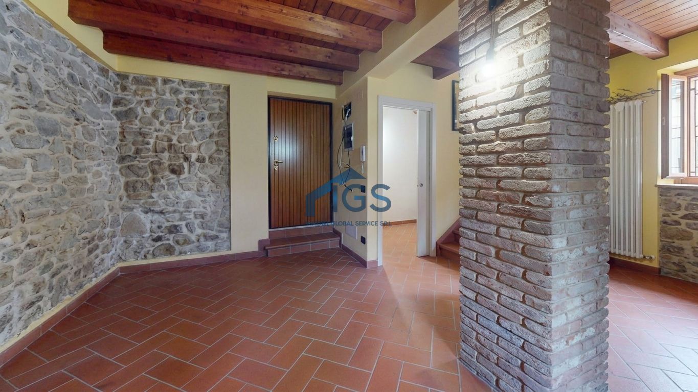 Casa indipendente ristrutturata in via san vincenzo, Gussago