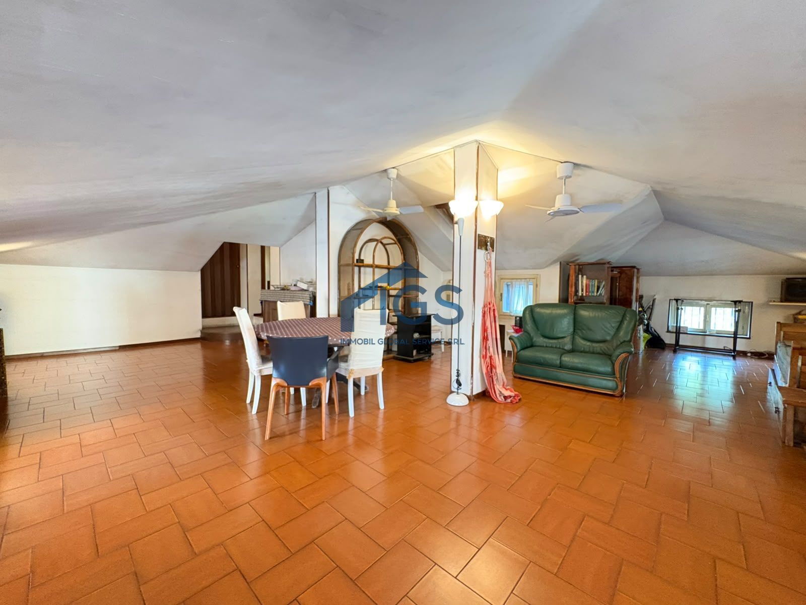 Trilocale con terrazzo in via cremona, Brescia