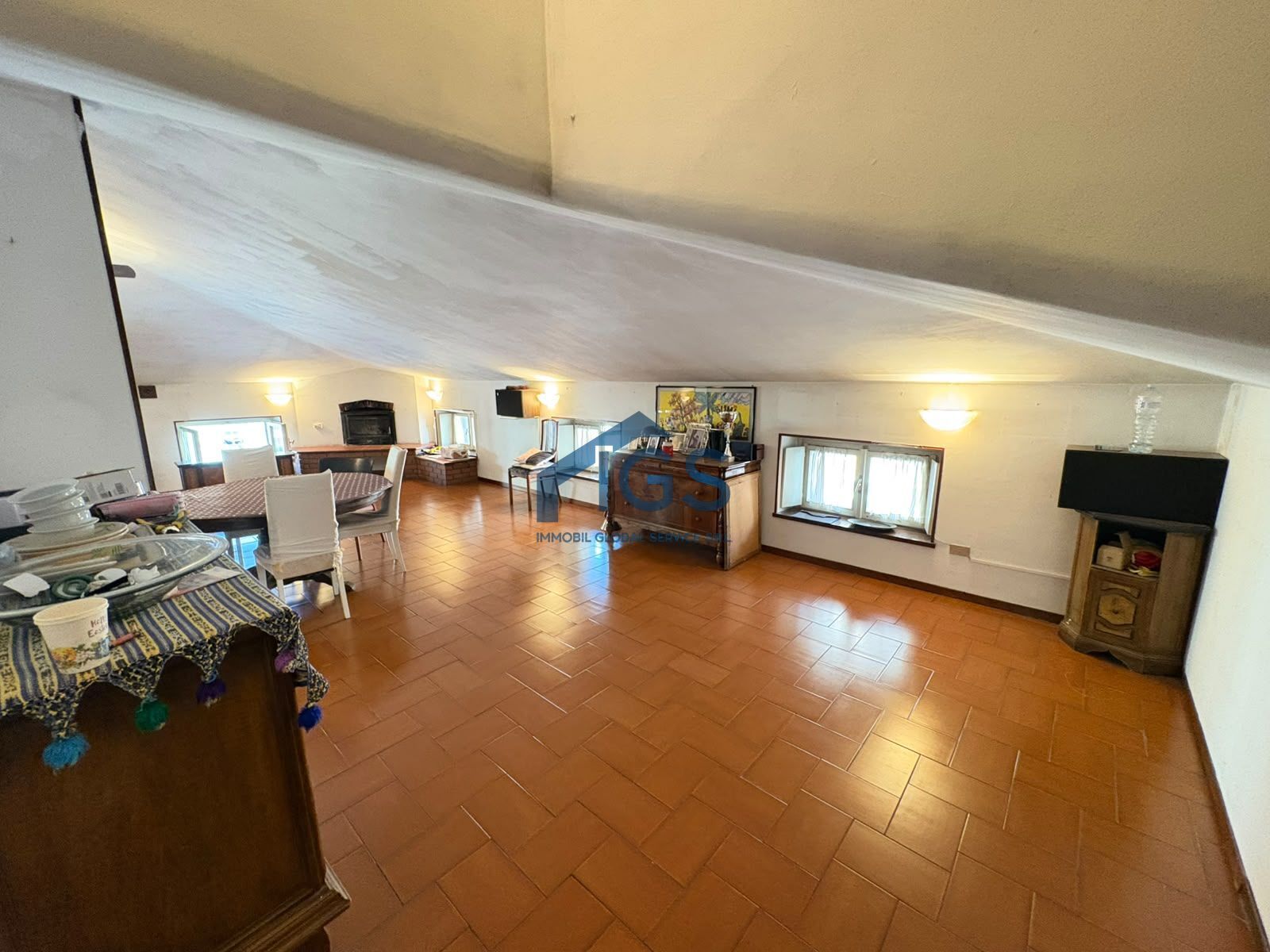 Trilocale con terrazzo in via cremona, Brescia