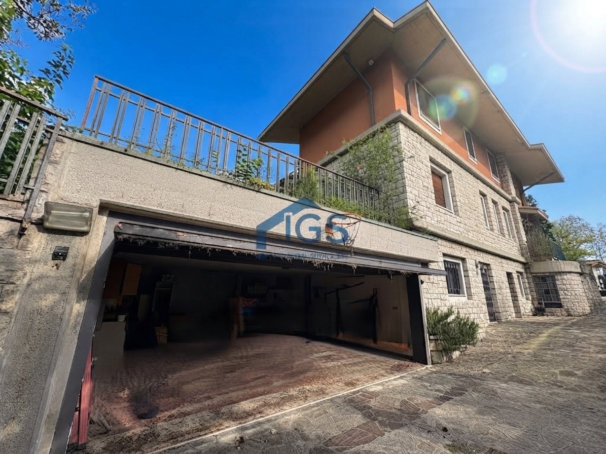 Casa indipendente con giardino in via carlo goldoni 19, Brescia